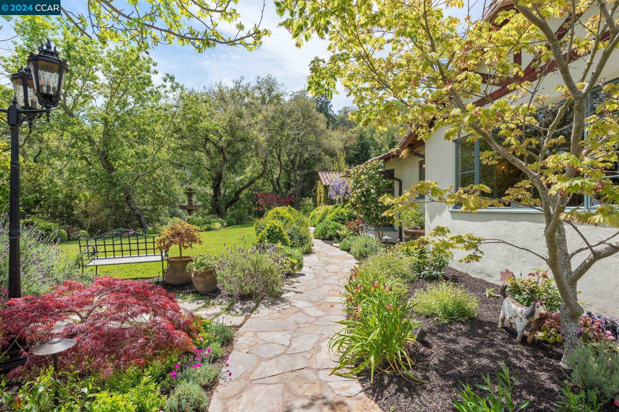 Detail Gallery Image 5 of 58 For 93 Tarry Ln, Orinda,  CA 94563 - 3 Beds | 2/1 Baths