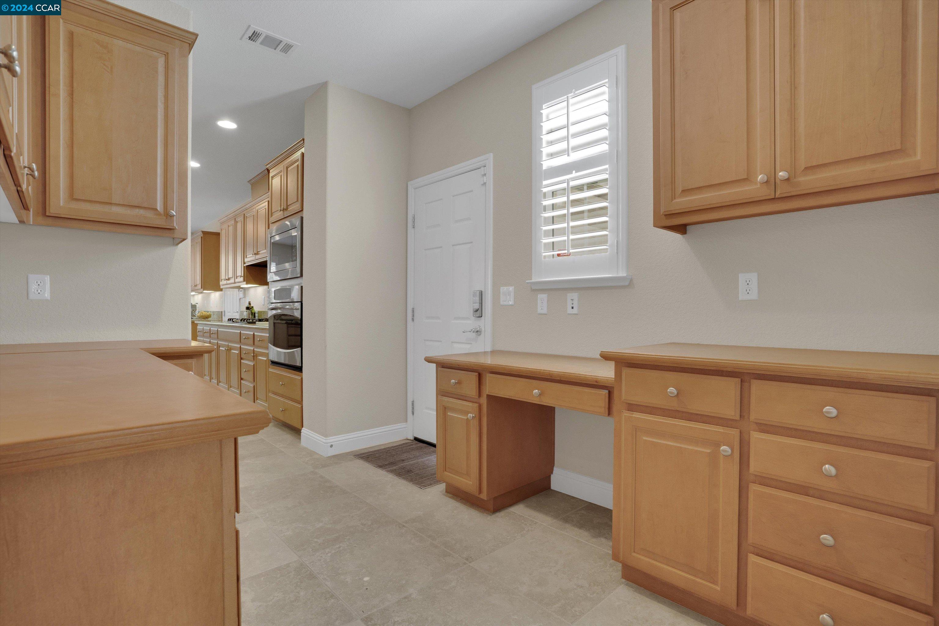 Detail Gallery Image 20 of 46 For 1013 Hollyhock Dr, Oakley,  CA 94561 - 5 Beds | 3/1 Baths