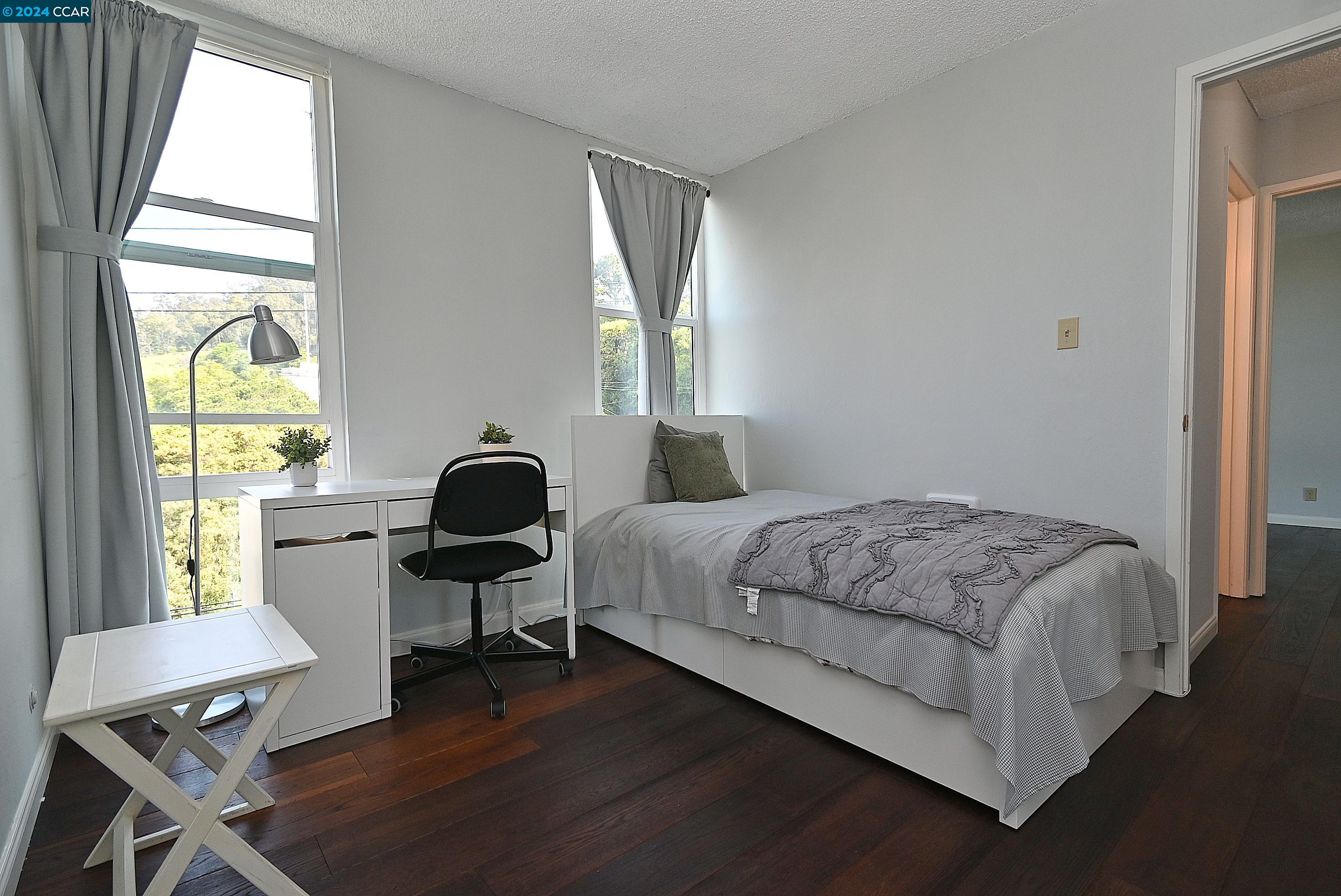Detail Gallery Image 15 of 37 For 2 Panoramic Way #301,  Berkeley,  CA 94704 - 3 Beds | 2 Baths