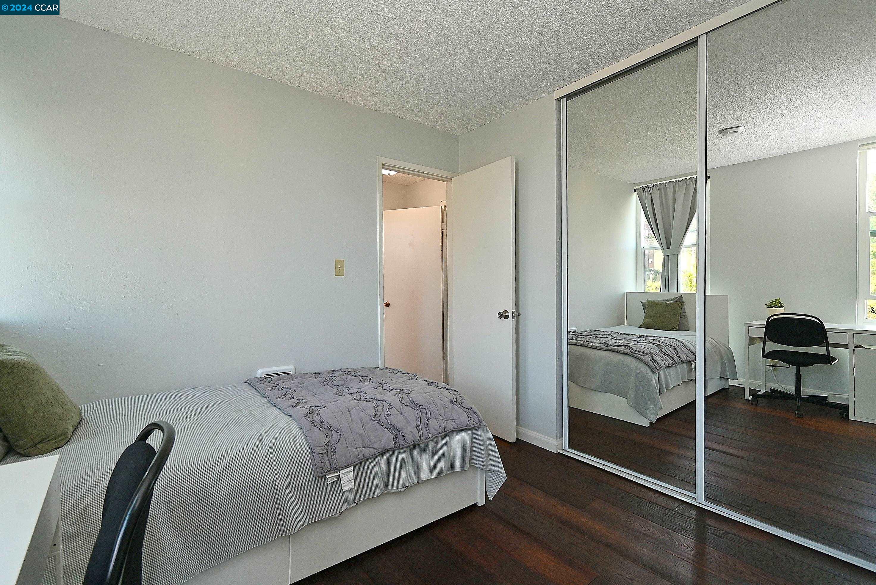 Detail Gallery Image 16 of 37 For 2 Panoramic Way #301,  Berkeley,  CA 94704 - 3 Beds | 2 Baths