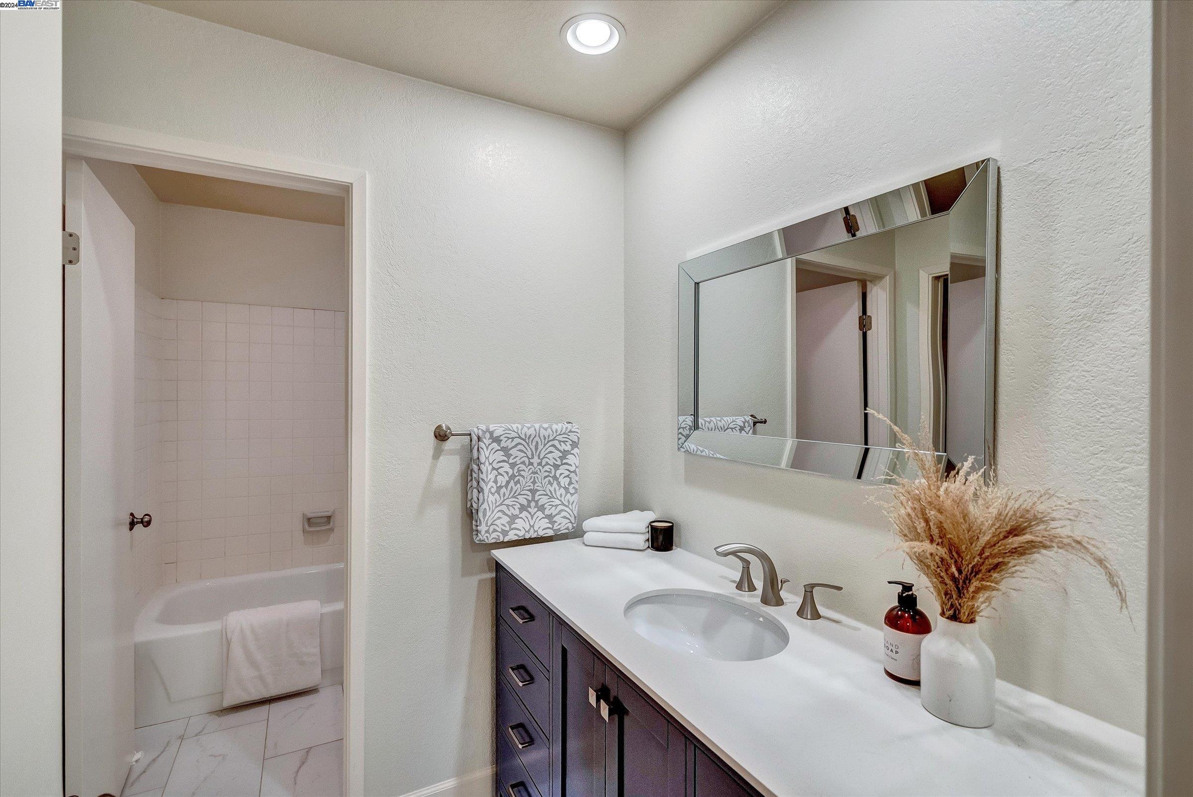Detail Gallery Image 26 of 42 For 100 Shoshone Ct, Danville,  CA 94526 - 2 Beds | 2 Baths