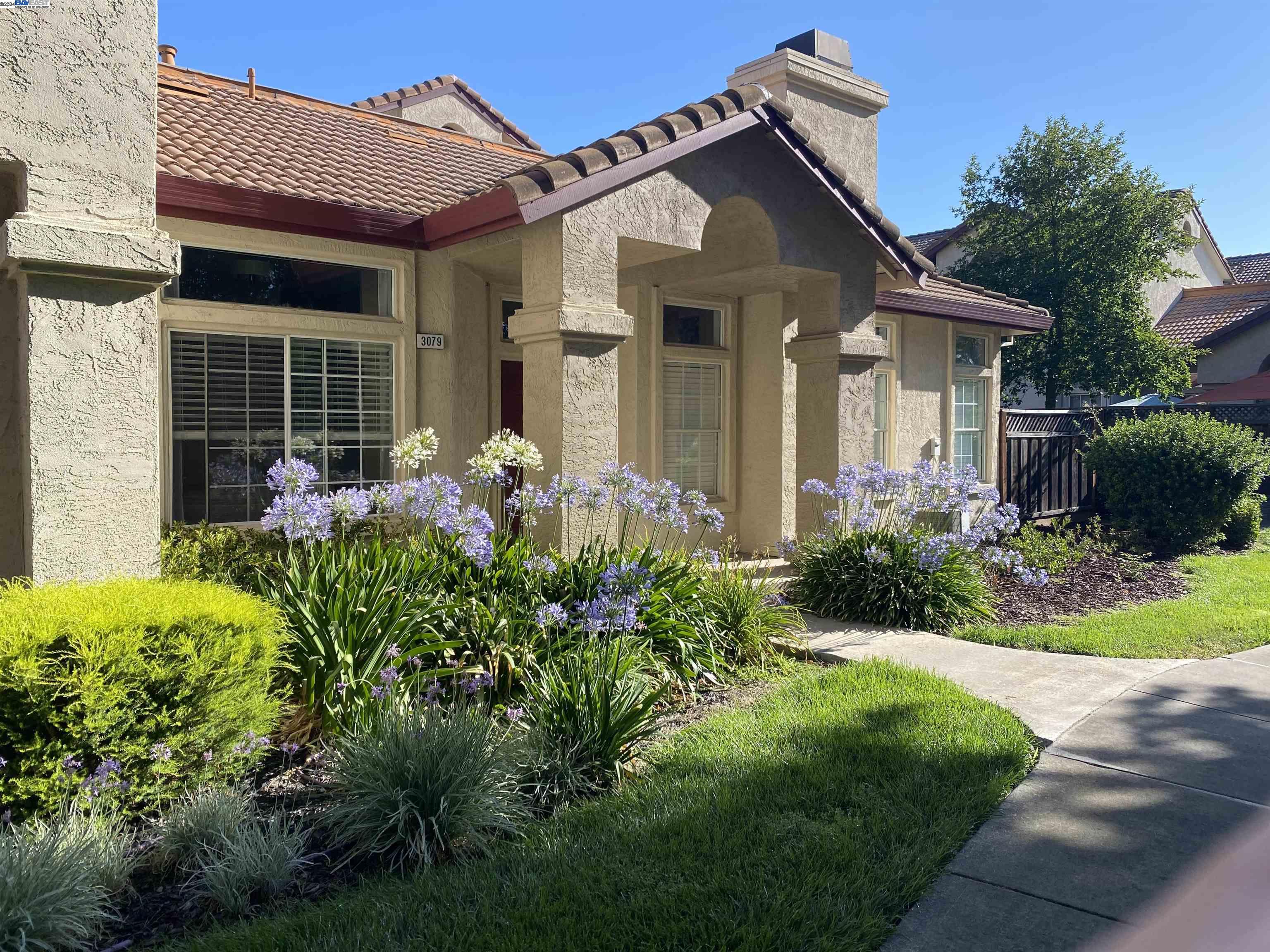 MLS: 41056654 Condo For Sale