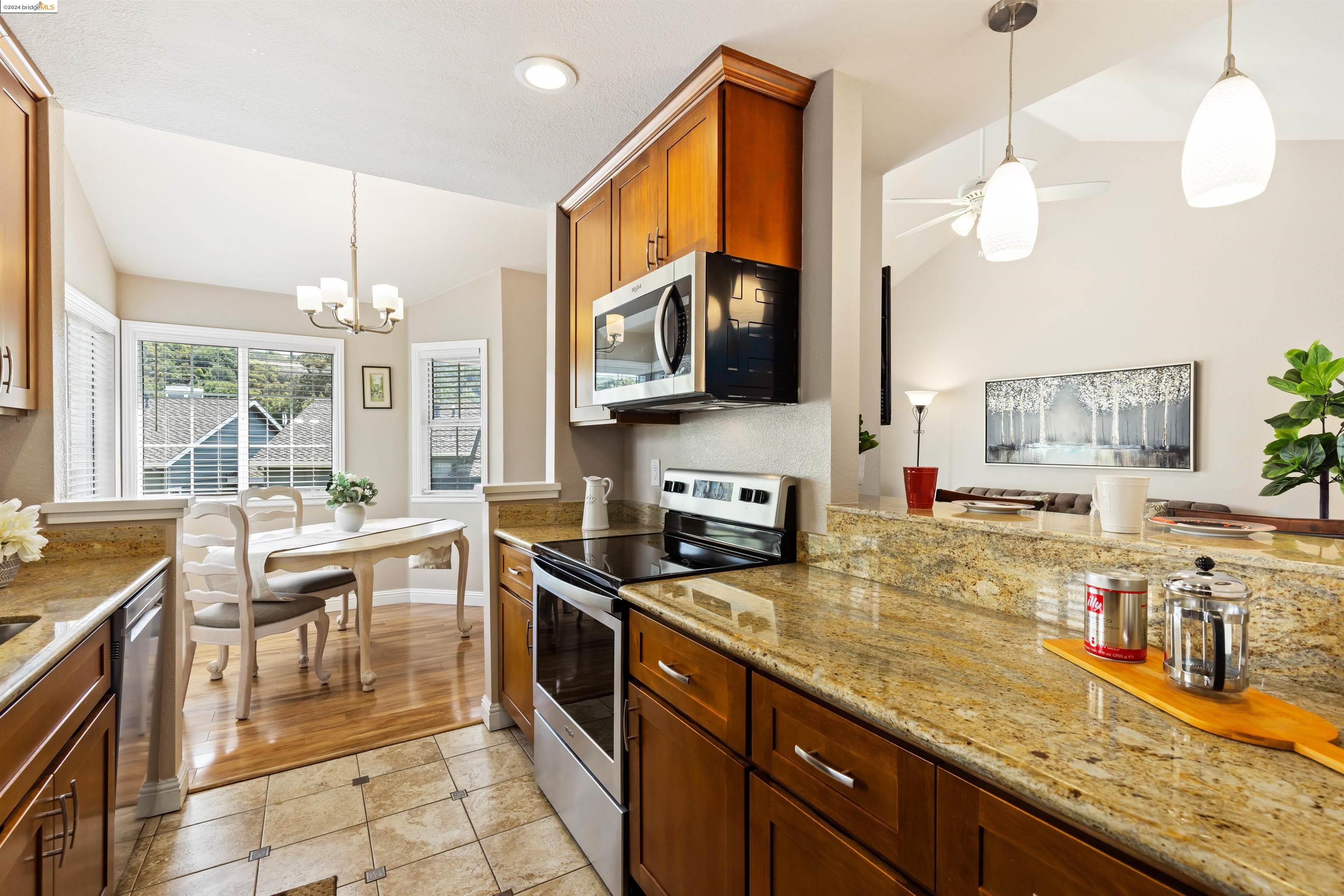 Detail Gallery Image 13 of 34 For 8150 Mountain View Dr #B,  Pleasanton,  CA 94588 - 2 Beds | 2 Baths