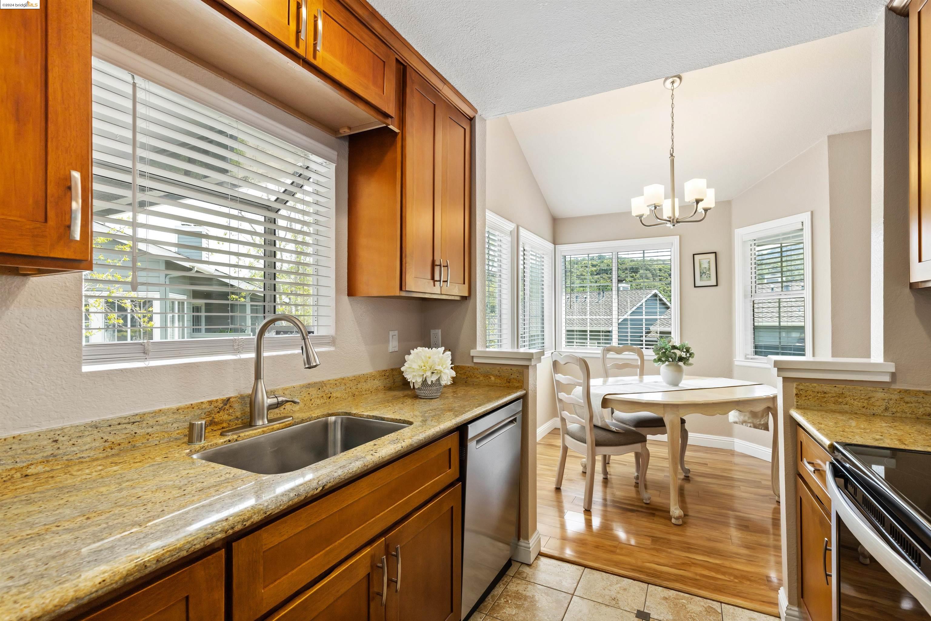 Detail Gallery Image 14 of 34 For 8150 Mountain View Dr #B,  Pleasanton,  CA 94588 - 2 Beds | 2 Baths