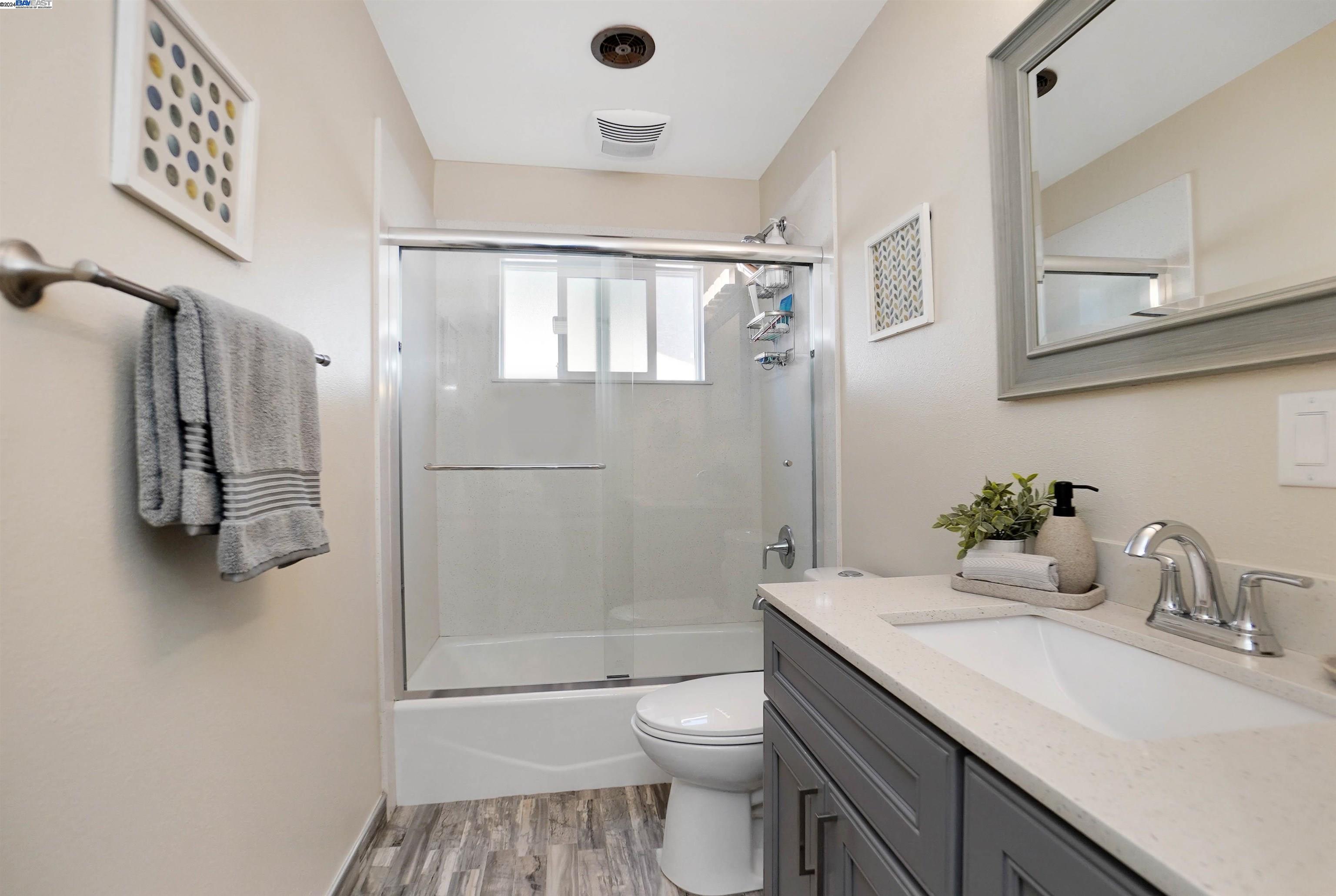 Detail Gallery Image 13 of 35 For 830 Barker Avenue, Hayward,  CA 94541 - 3 Beds | 2 Baths