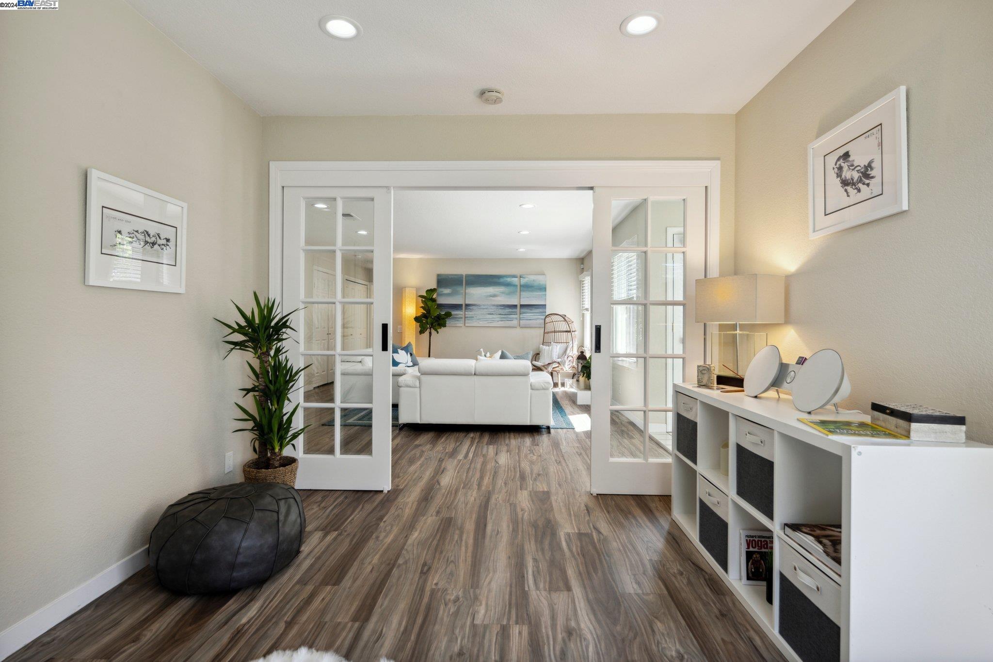 Detail Gallery Image 20 of 43 For 503 Centre Ct, Alameda,  CA 94502 - 2 Beds | 1 Baths