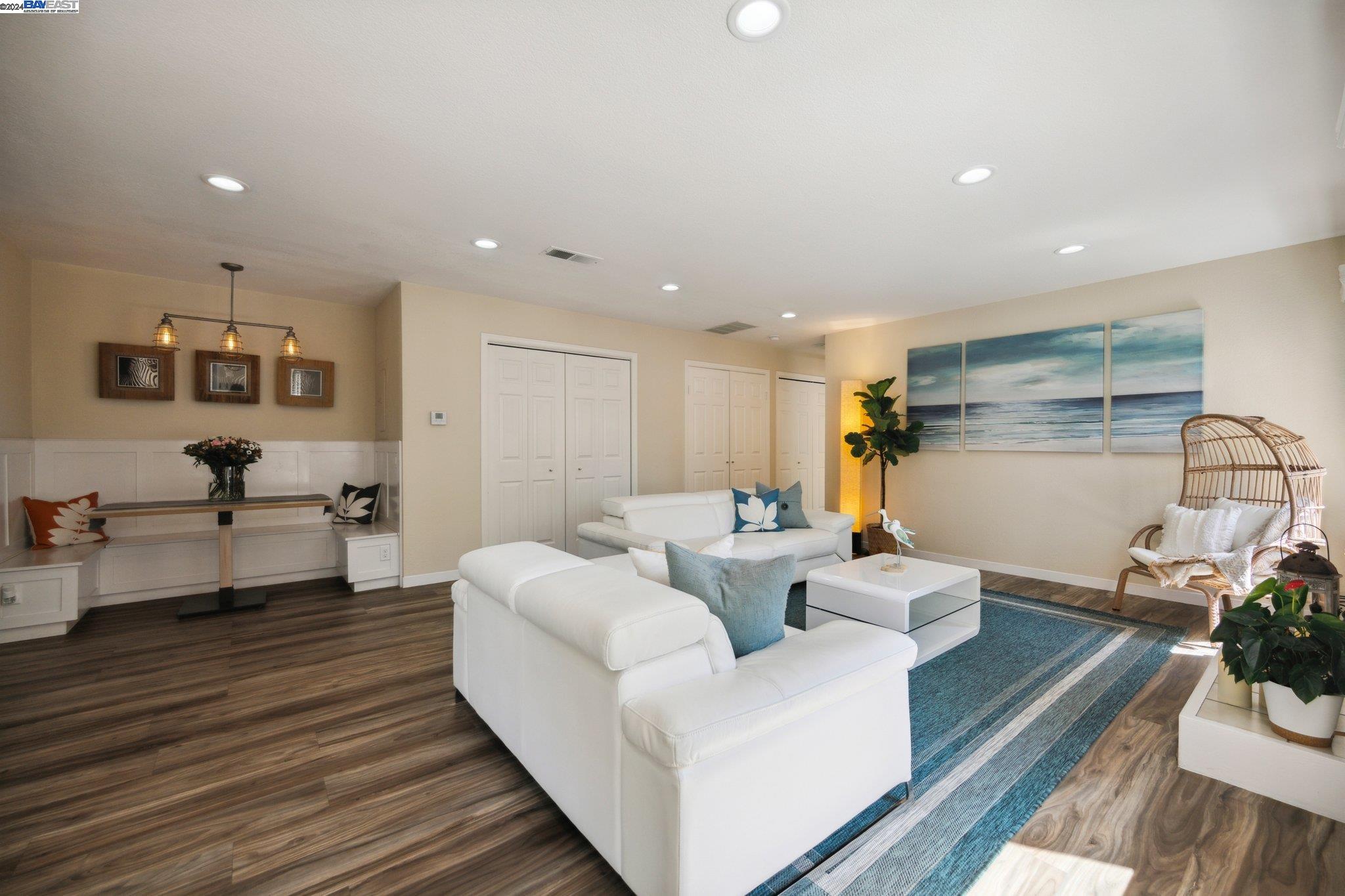 Detail Gallery Image 5 of 43 For 503 Centre Ct, Alameda,  CA 94502 - 2 Beds | 1 Baths