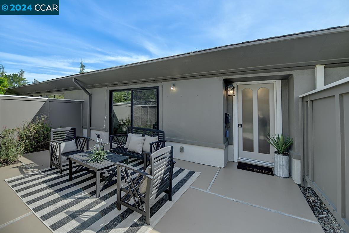 Detail Gallery Image 3 of 42 For 1101 Leisure Ln #4,  Walnut Creek,  CA 94595 - 1 Beds | 1 Baths