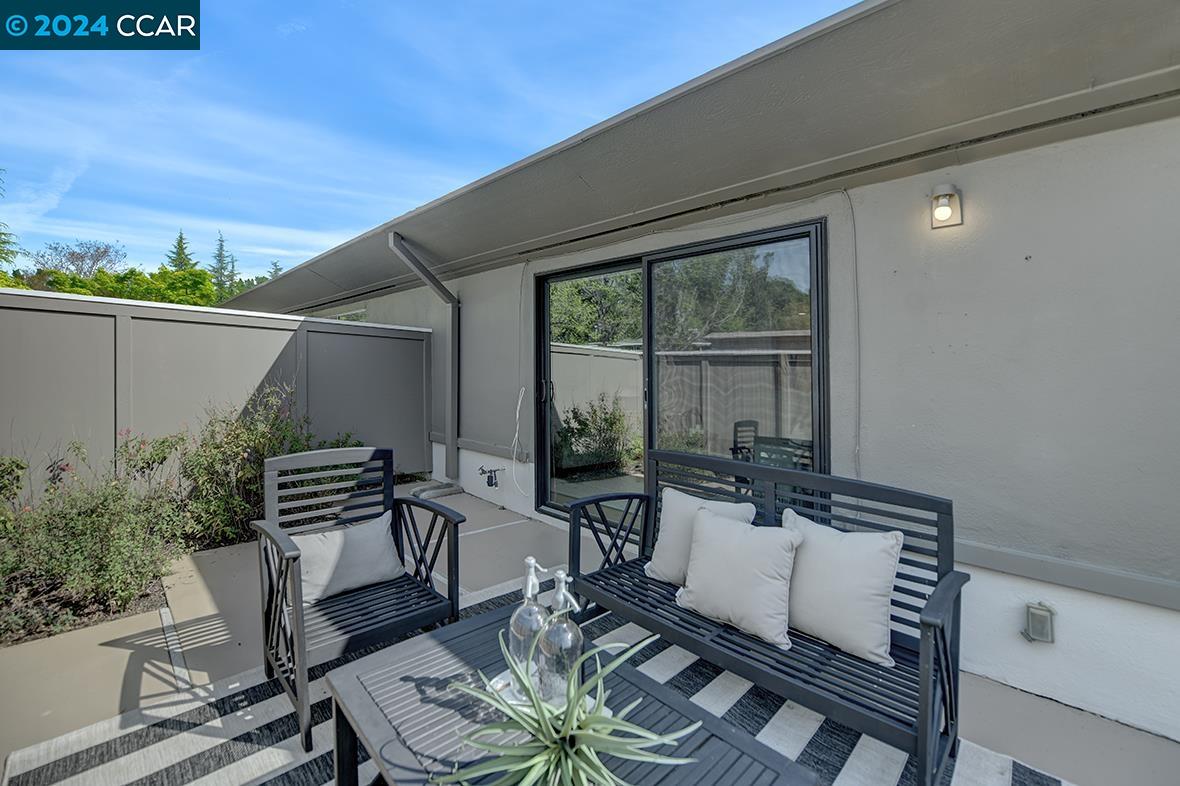 Detail Gallery Image 4 of 42 For 1101 Leisure Ln #4,  Walnut Creek,  CA 94595 - 1 Beds | 1 Baths