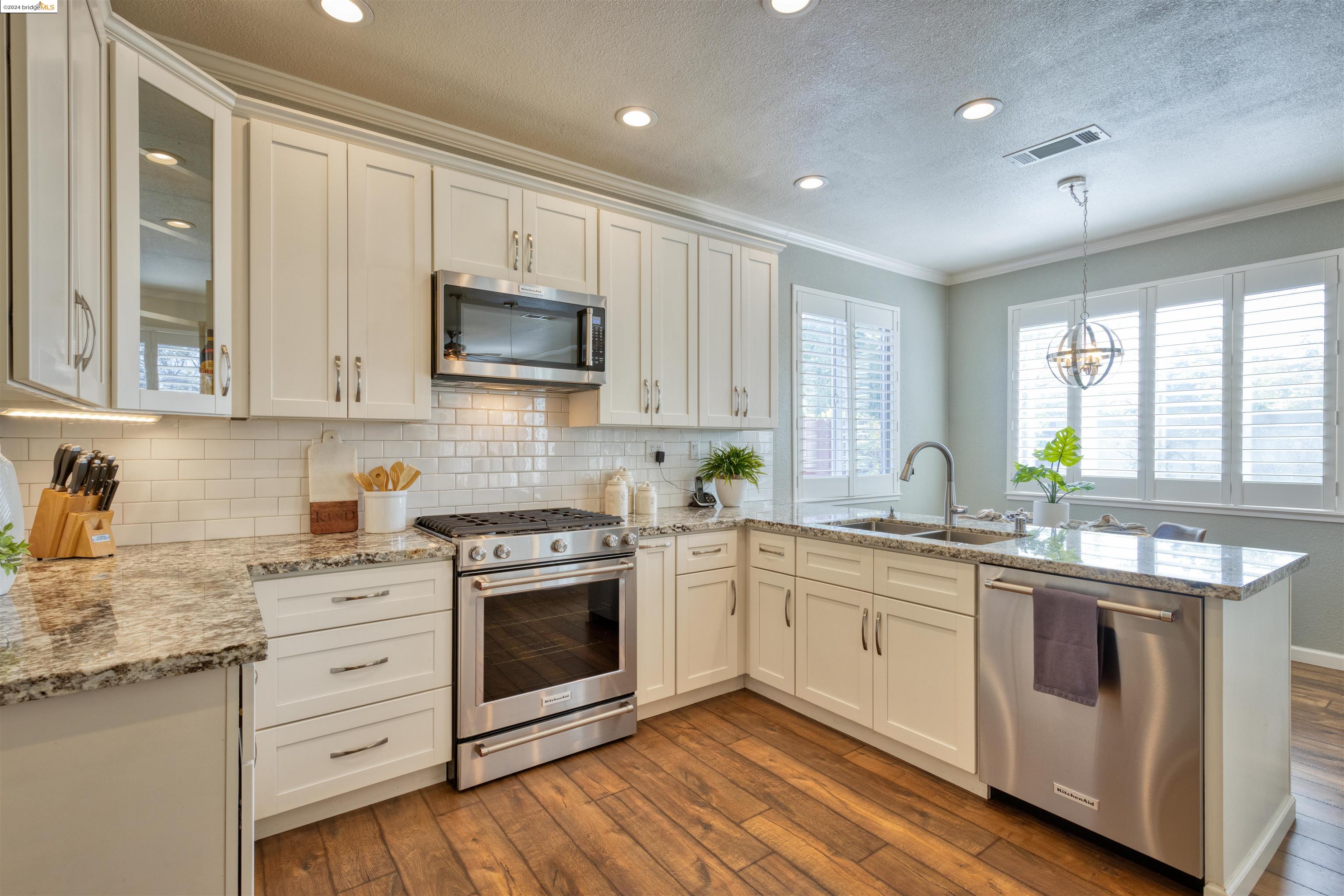 Detail Gallery Image 11 of 31 For 2065 Crater Peak Way, Antioch,  CA 94531 - 4 Beds | 2/1 Baths