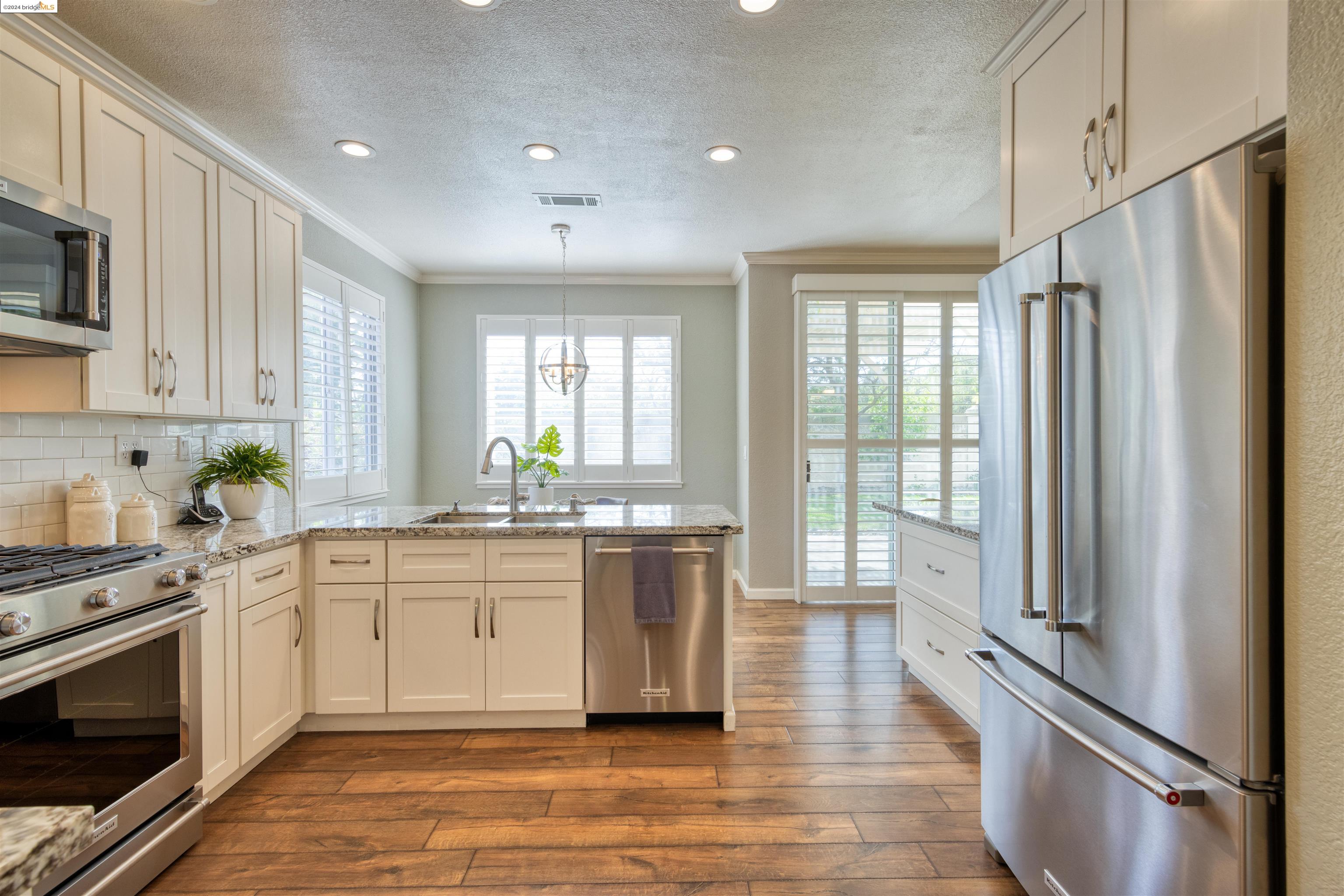 Detail Gallery Image 12 of 31 For 2065 Crater Peak Way, Antioch,  CA 94531 - 4 Beds | 2/1 Baths