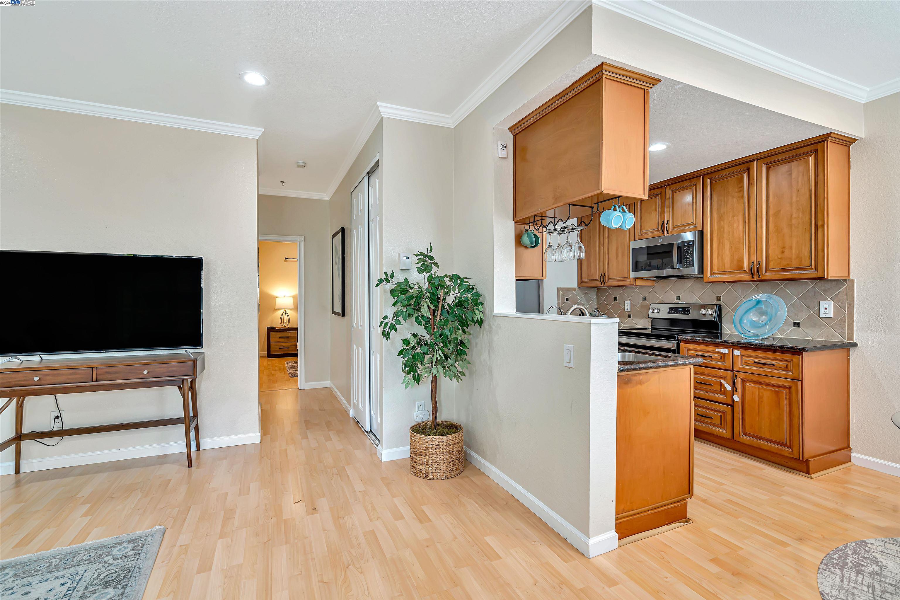Detail Gallery Image 7 of 35 For 37382 Parish Cir 18a,  Fremont,  CA 94536 - 2 Beds | 2 Baths