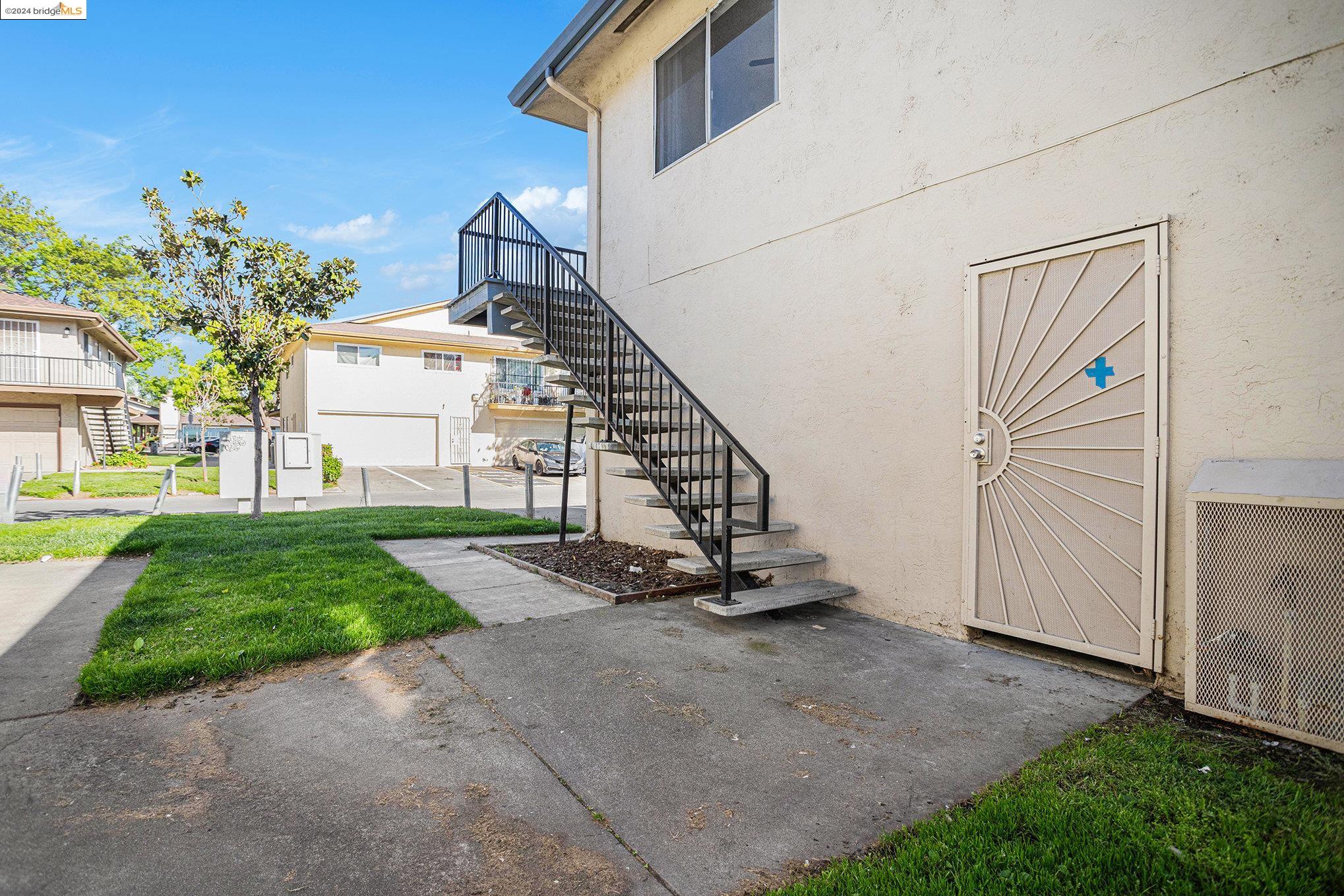 Detail Gallery Image 3 of 16 For 2117 Lemontree Way #4,  Antioch,  CA 94509 - 2 Beds | 1 Baths