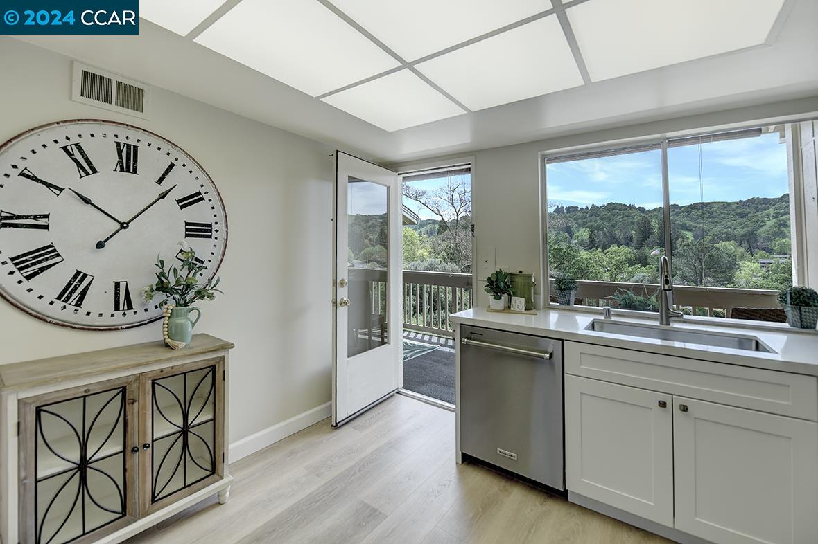 Detail Gallery Image 5 of 55 For 2105 Cactus Ct #3,  Walnut Creek,  CA 94595 - 2 Beds | 2 Baths