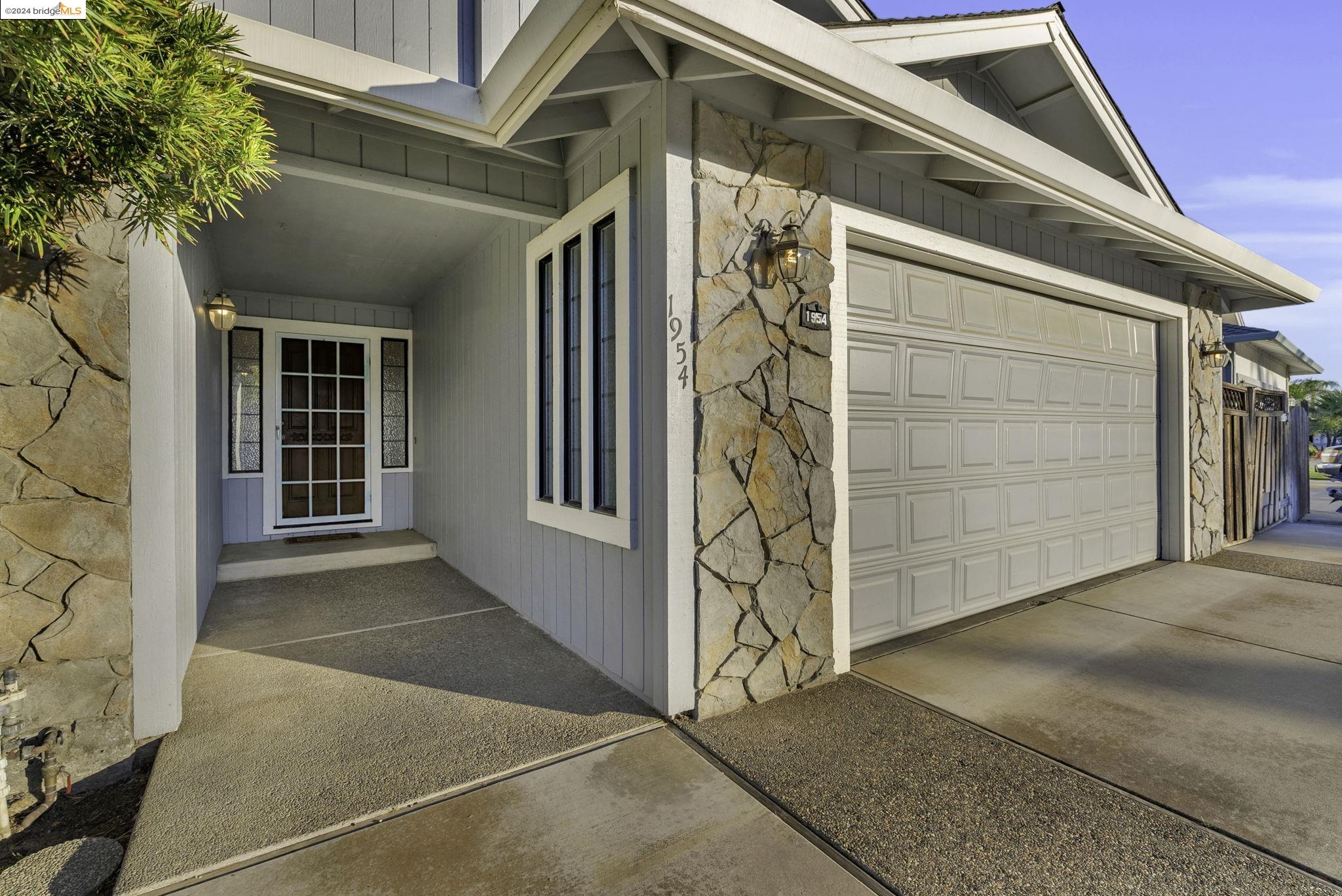 Detail Gallery Image 2 of 47 For 1954 Seal Way, Discovery Bay,  CA 94505-9999 - 3 Beds | 2 Baths