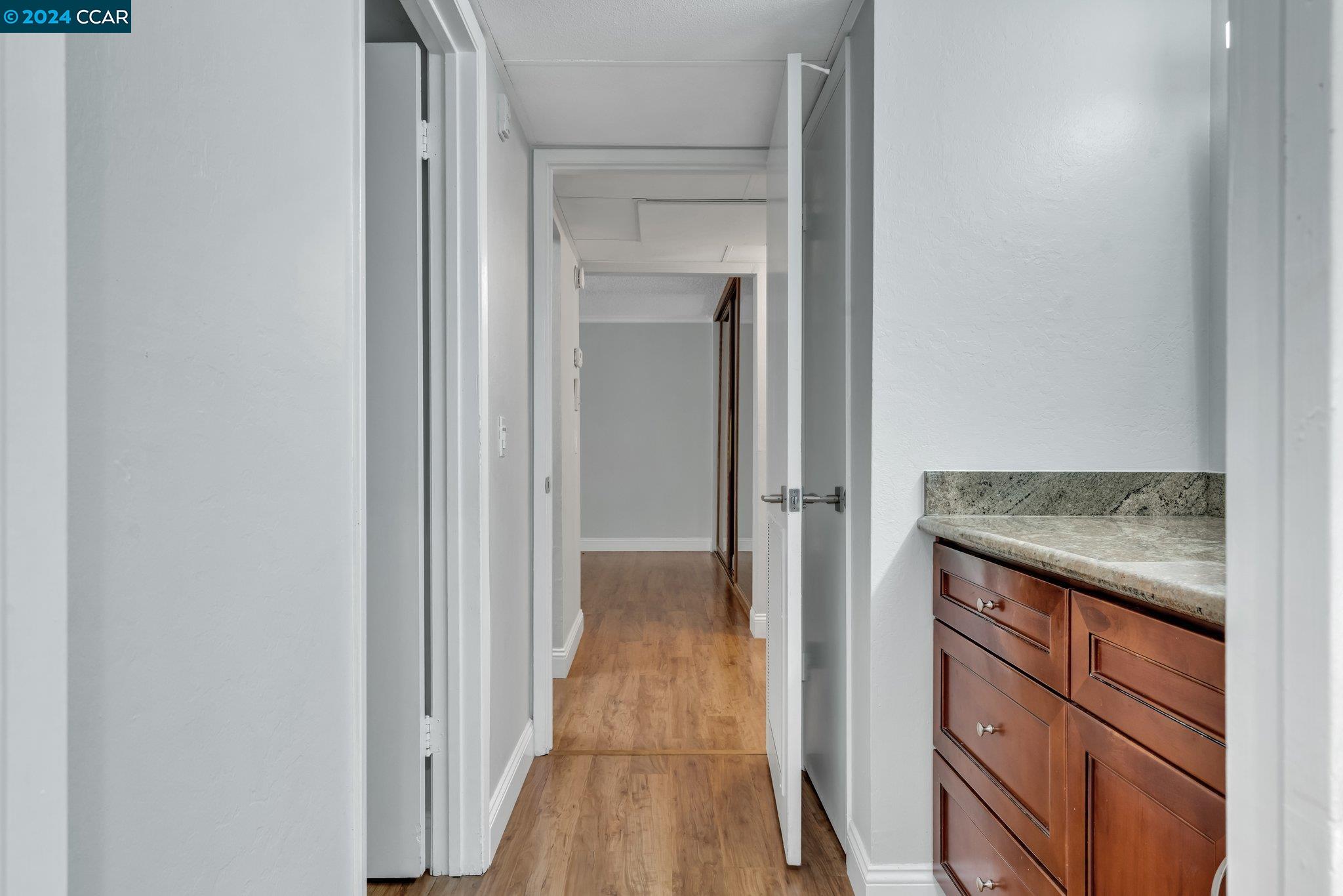 Detail Gallery Image 13 of 52 For 470 N Civic Dr. #101,  Walnut Creek,  CA 94596 - 1 Beds | 1 Baths
