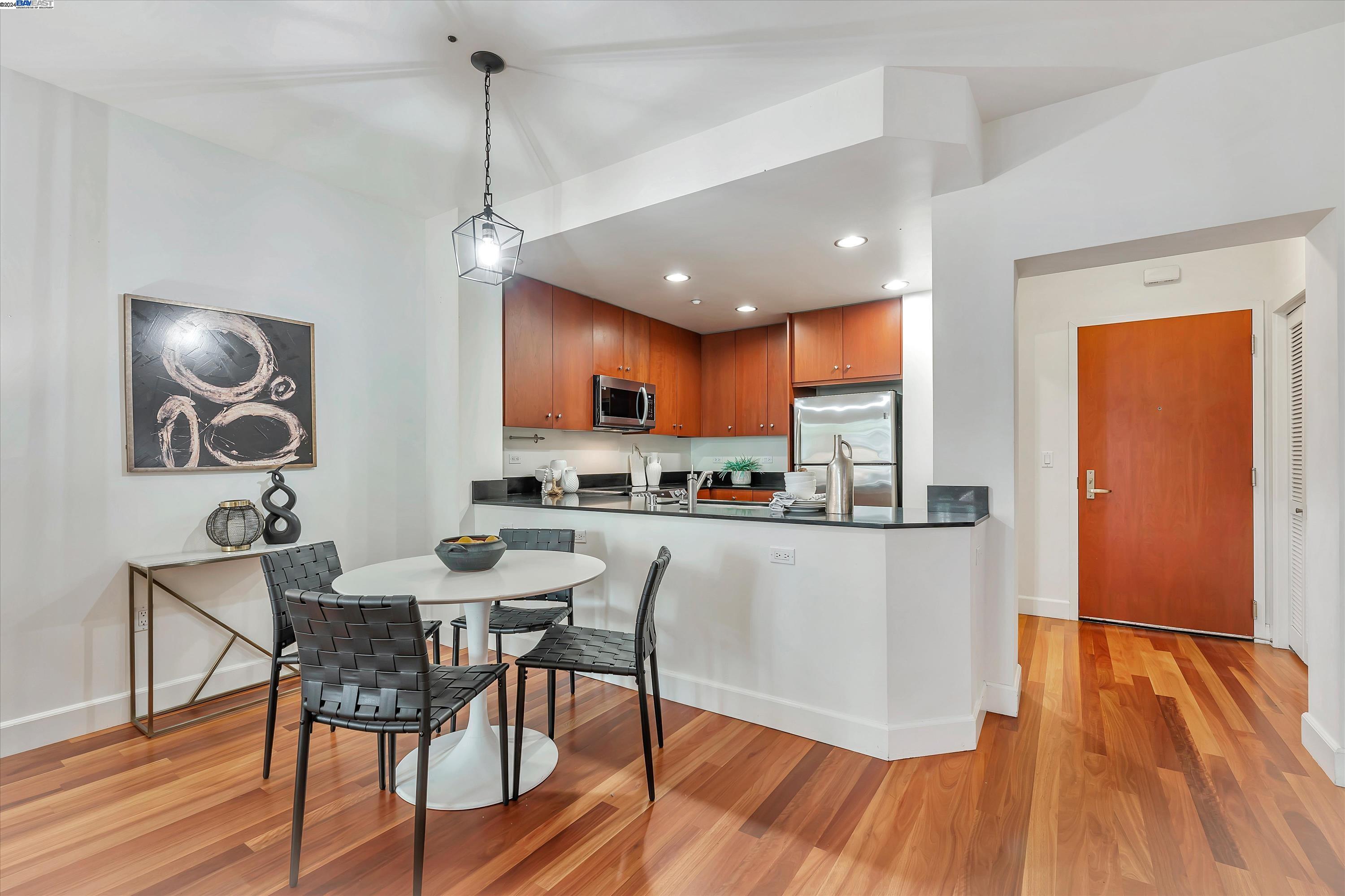 Detail Gallery Image 16 of 34 For 585 9th St #336,  Oakland,  CA 94607 - 2 Beds | 2 Baths