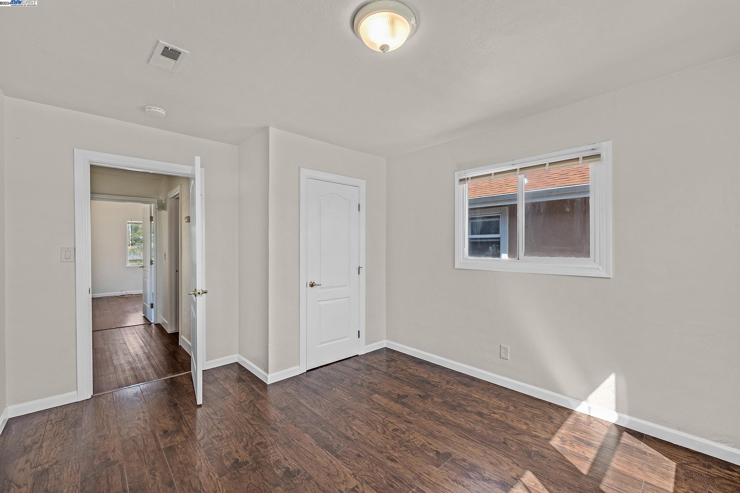 Detail Gallery Image 23 of 25 For 1700 40th Ave, Oakland,  CA 94601 - 4 Beds | 2 Baths