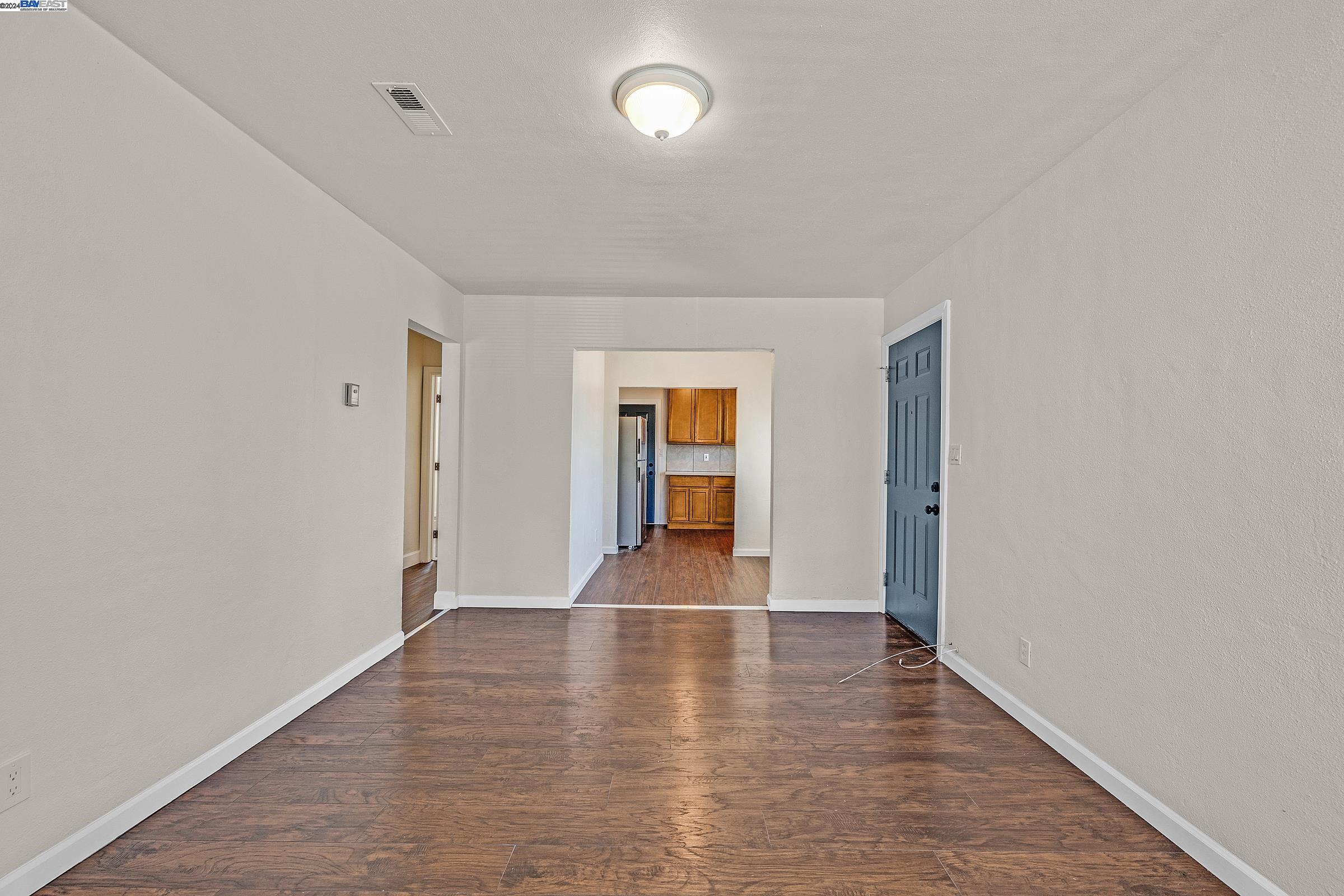Detail Gallery Image 9 of 25 For 1700 40th Ave, Oakland,  CA 94601 - 4 Beds | 2 Baths