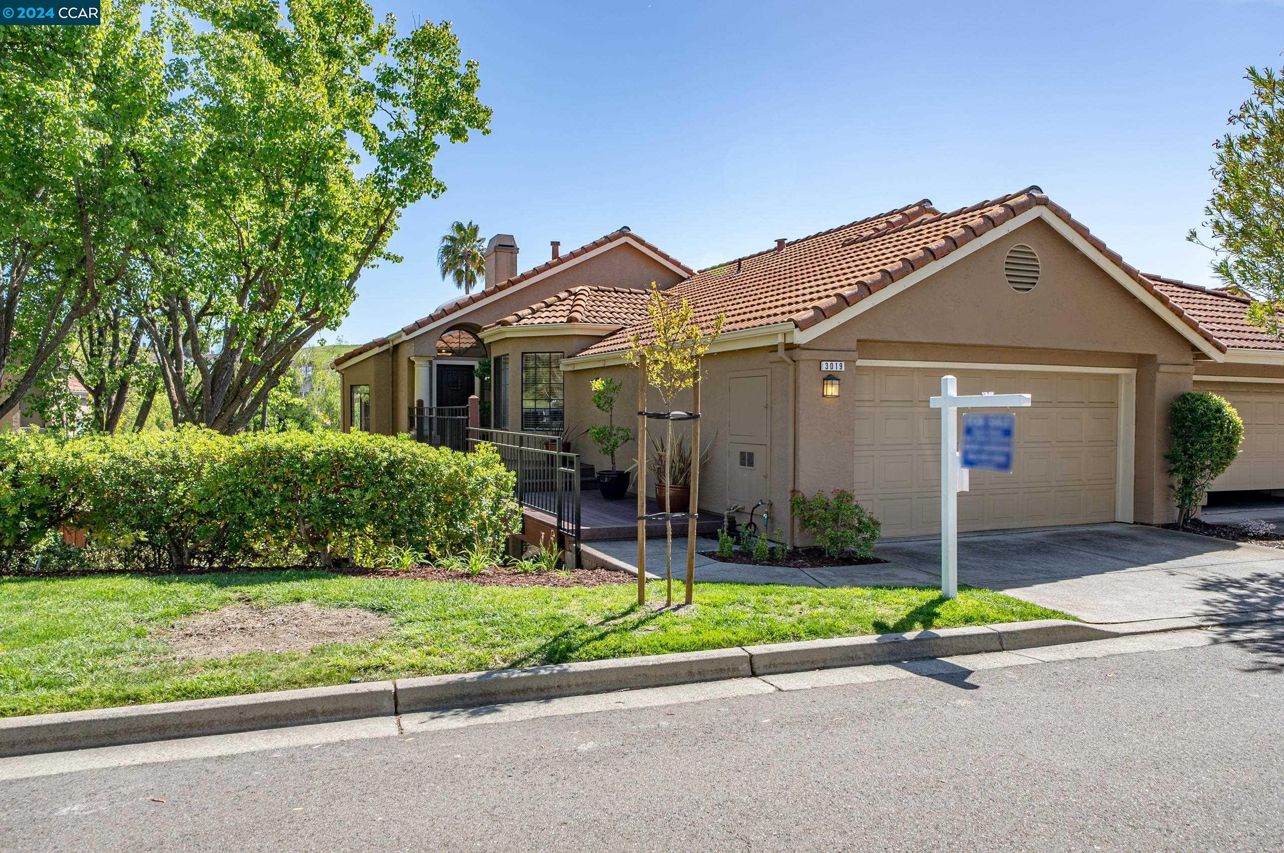 MLS: 41056764 Condo For Sale