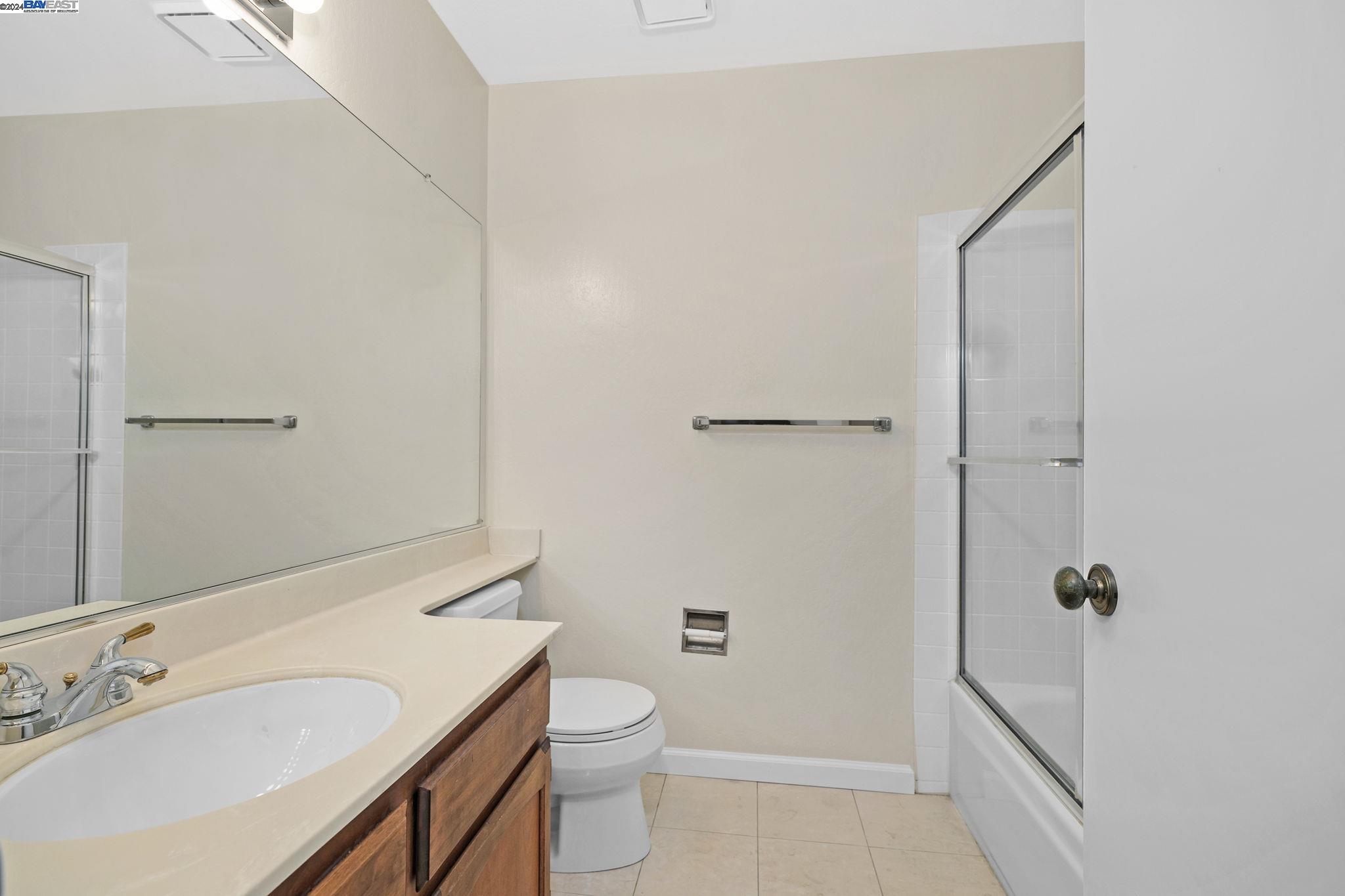 Detail Gallery Image 14 of 19 For 342 Rock Creek Way, Pleasant Hill,  CA 94523 - 2 Beds | 2/1 Baths