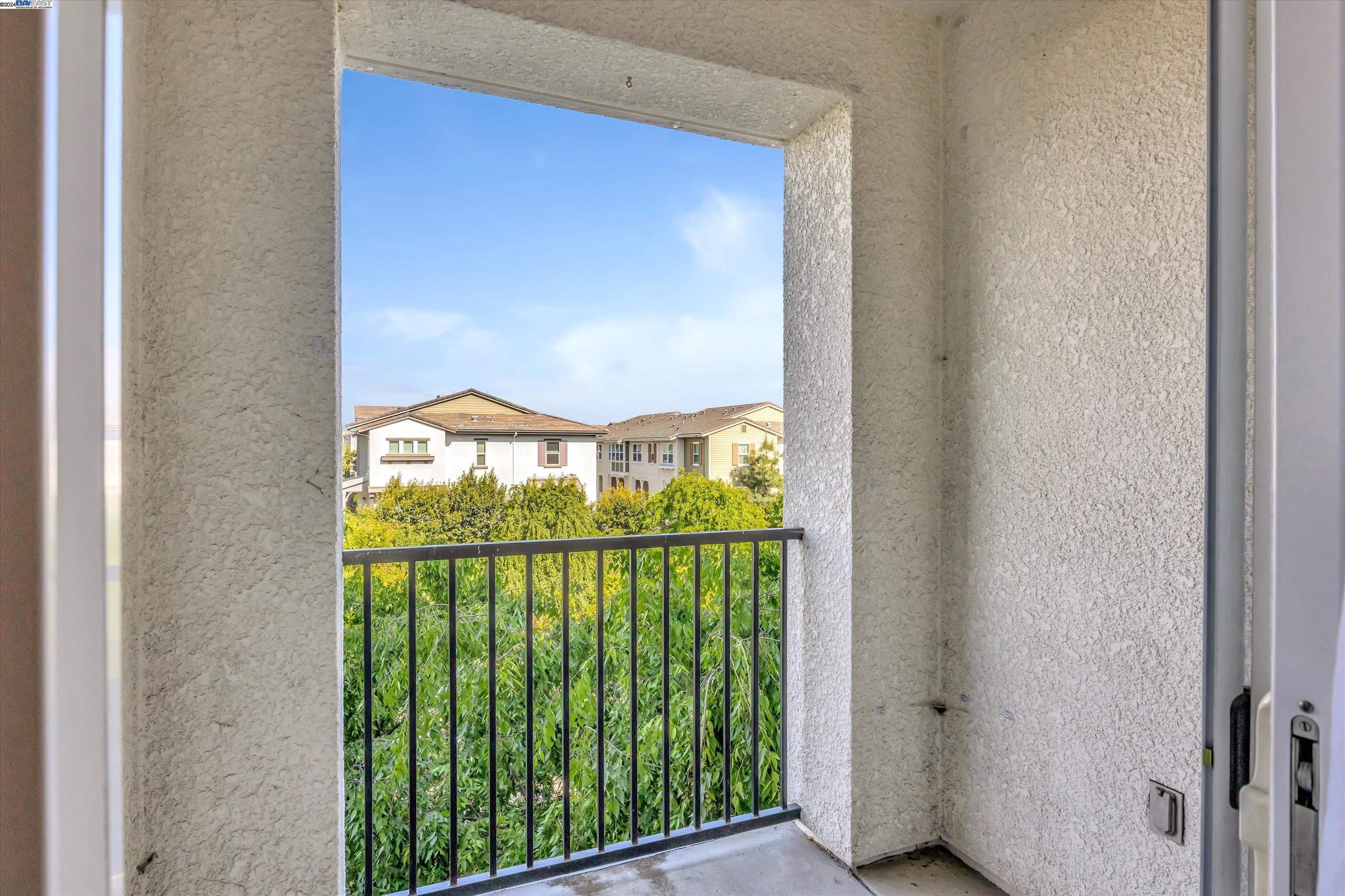 Detail Gallery Image 27 of 39 For 3240 Maguire Way #424,  Dublin,  CA 94568 - 2 Beds | 2/1 Baths