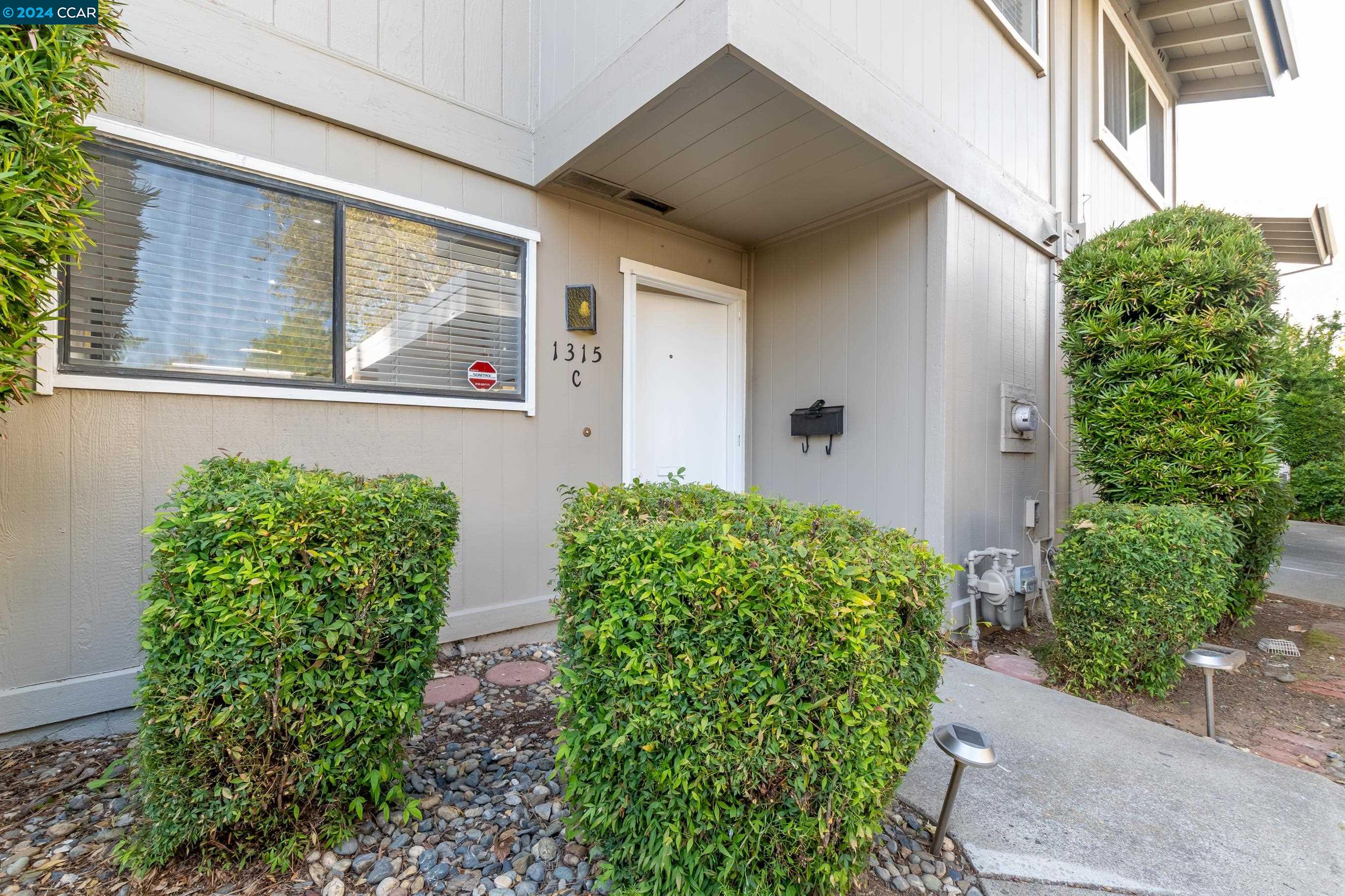 Detail Gallery Image 25 of 31 For 1315 Kenwal Rd #C,  Concord,  CA 94521 - 2 Beds | 1/1 Baths