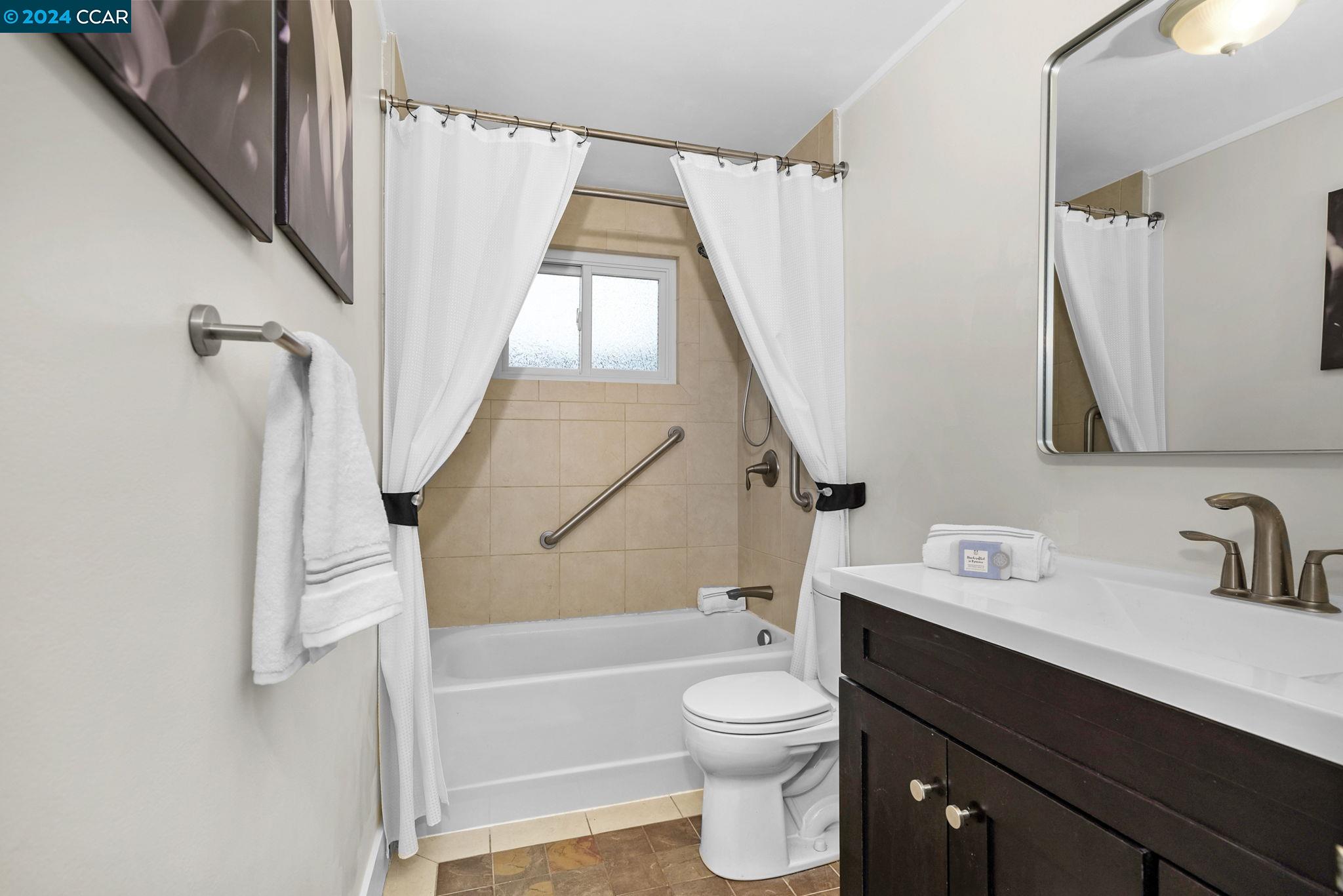 Detail Gallery Image 21 of 32 For 3397 Orchard Valley Lane, Lafayette,  CA 94549 - 4 Beds | 2 Baths