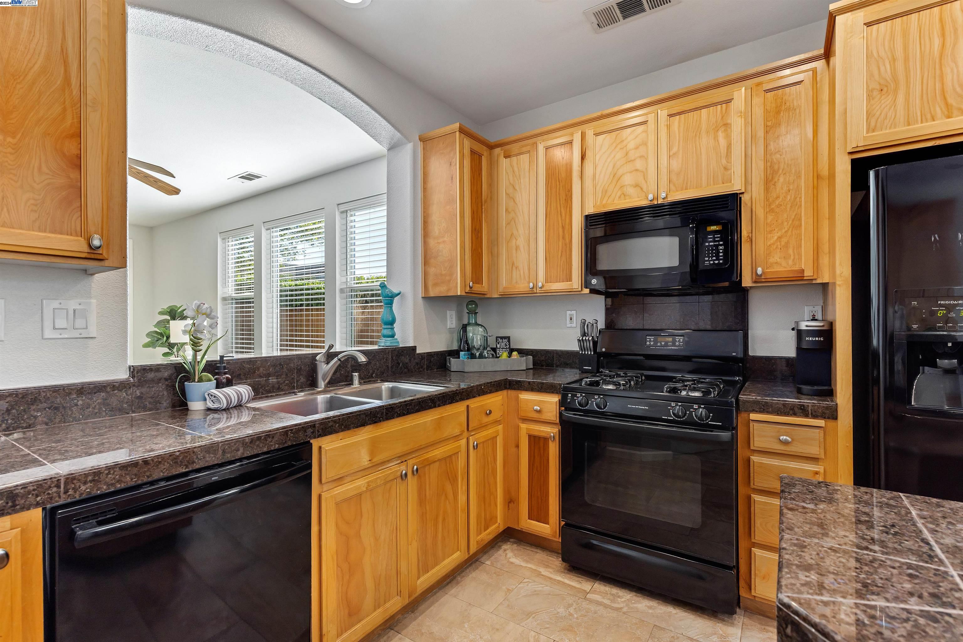 Detail Gallery Image 11 of 41 For 611 Ash Ct, Brentwood,  CA 94513 - 3 Beds | 2 Baths