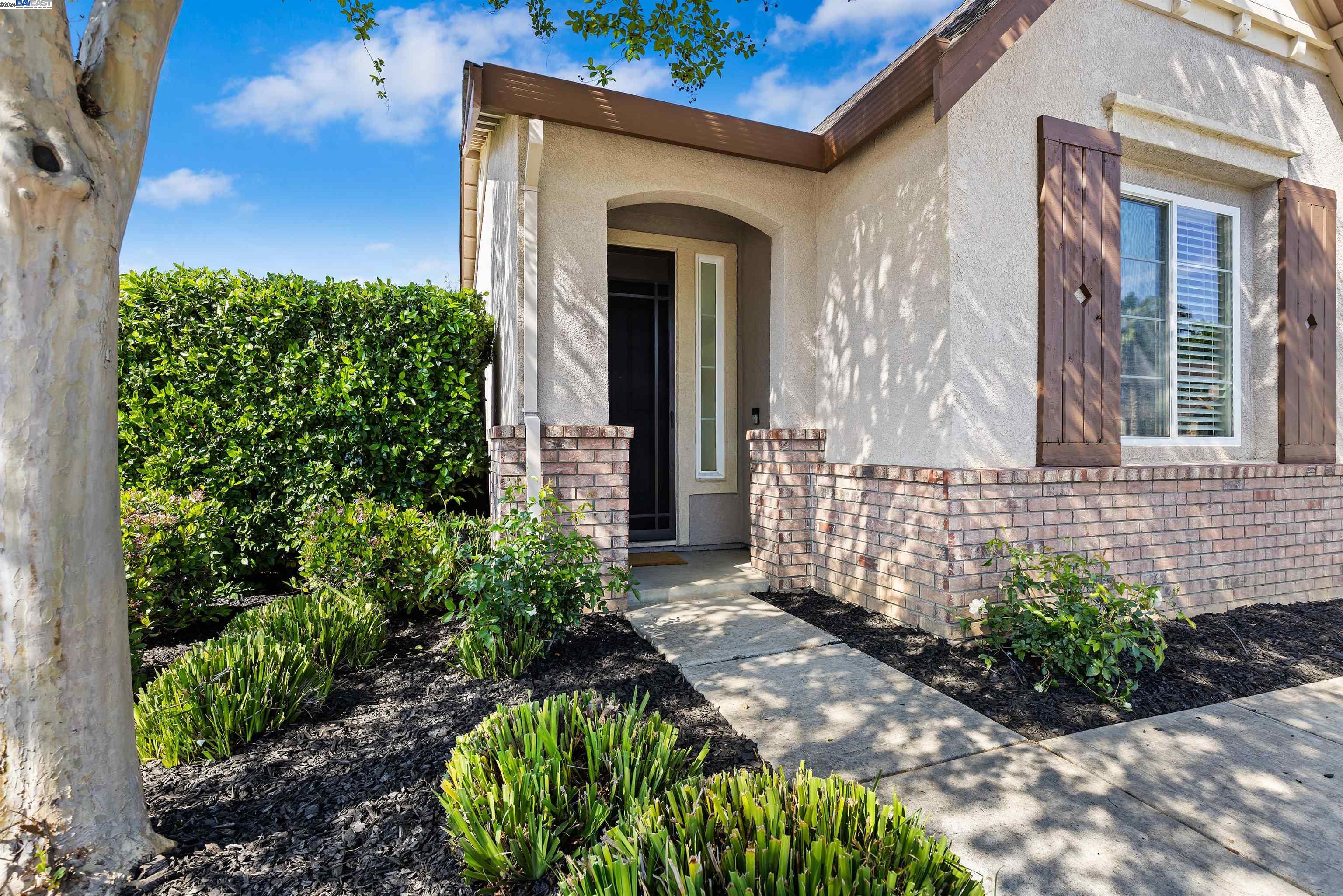 Detail Gallery Image 3 of 41 For 611 Ash Ct, Brentwood,  CA 94513 - 3 Beds | 2 Baths