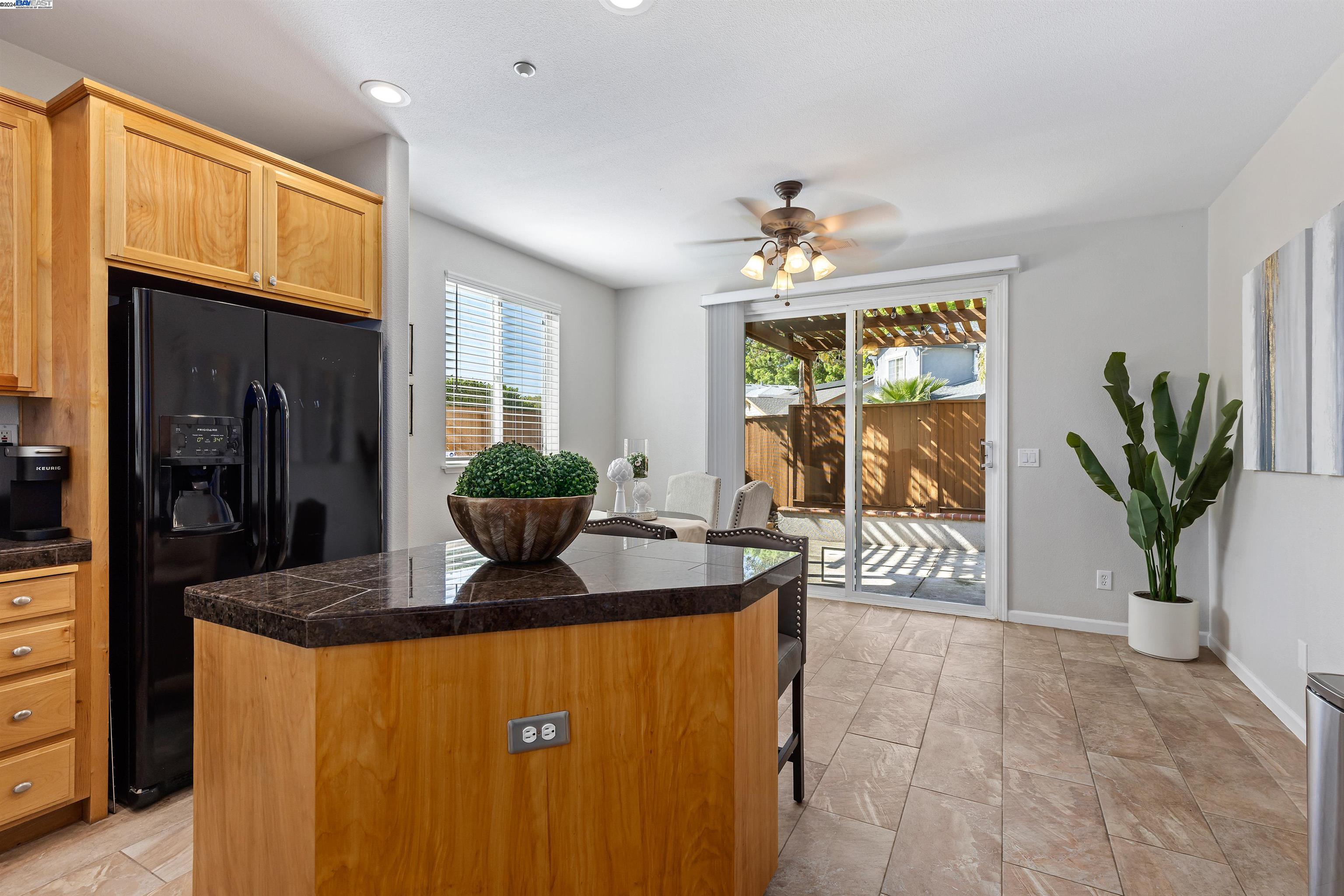 Detail Gallery Image 9 of 41 For 611 Ash Ct, Brentwood,  CA 94513 - 3 Beds | 2 Baths