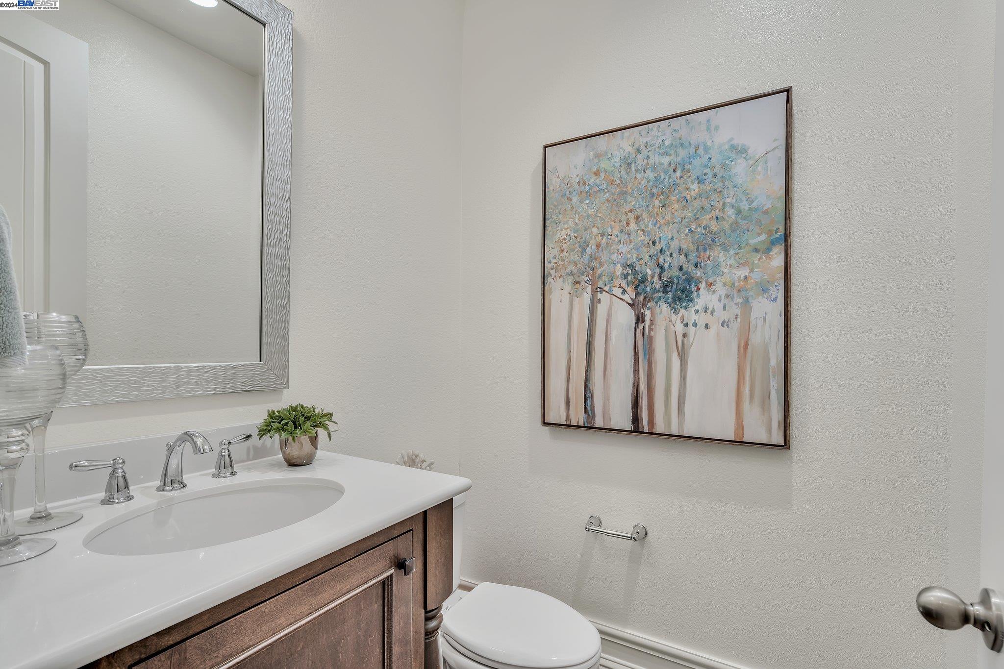 Detail Gallery Image 23 of 57 For 13643 Campus Dr, Oakland,  CA 94605 - 4 Beds | 4/1 Baths