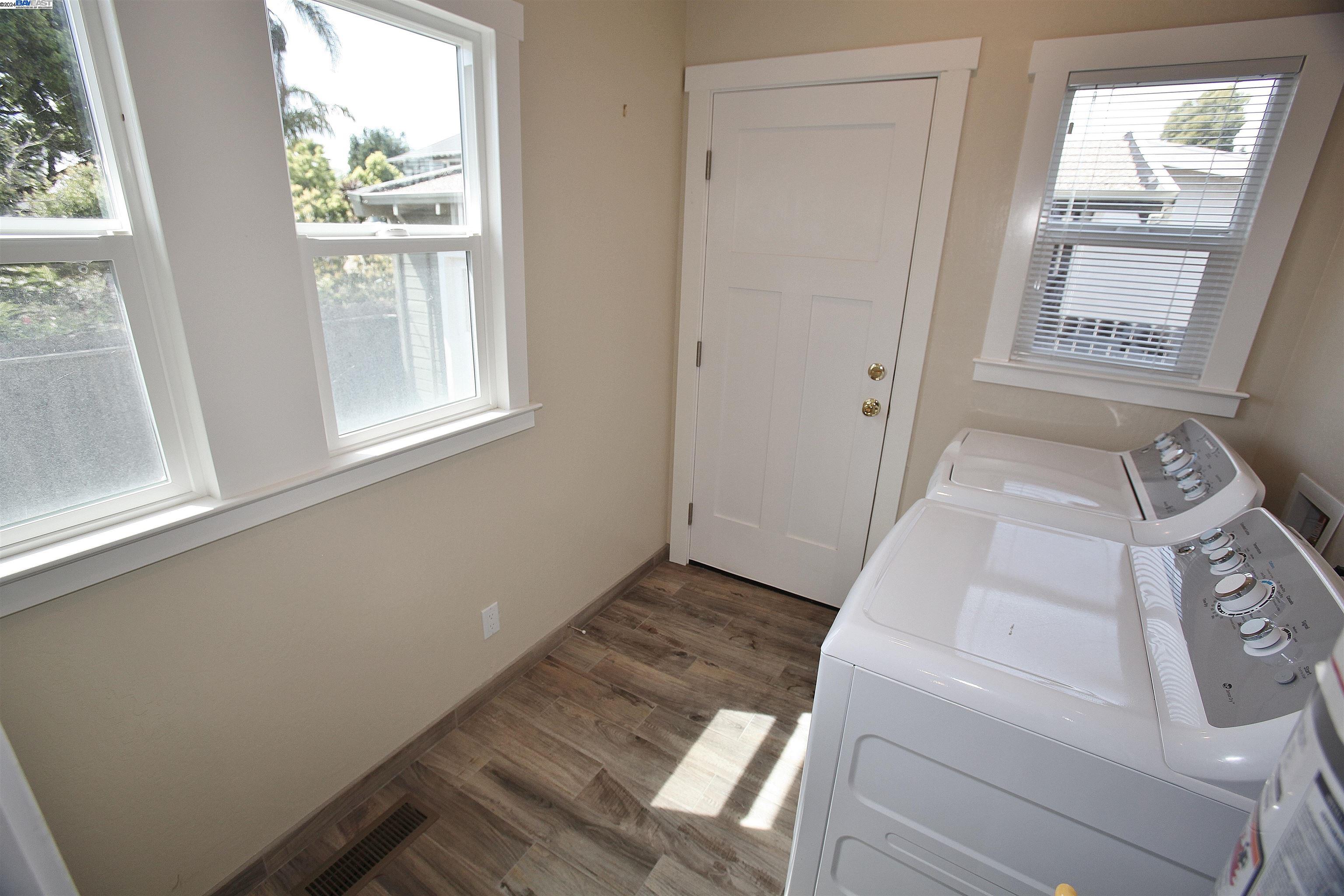 Detail Gallery Image 9 of 22 For 656-658 Grove Way, Hayward,  CA 94541-2506 - – Beds | – Baths