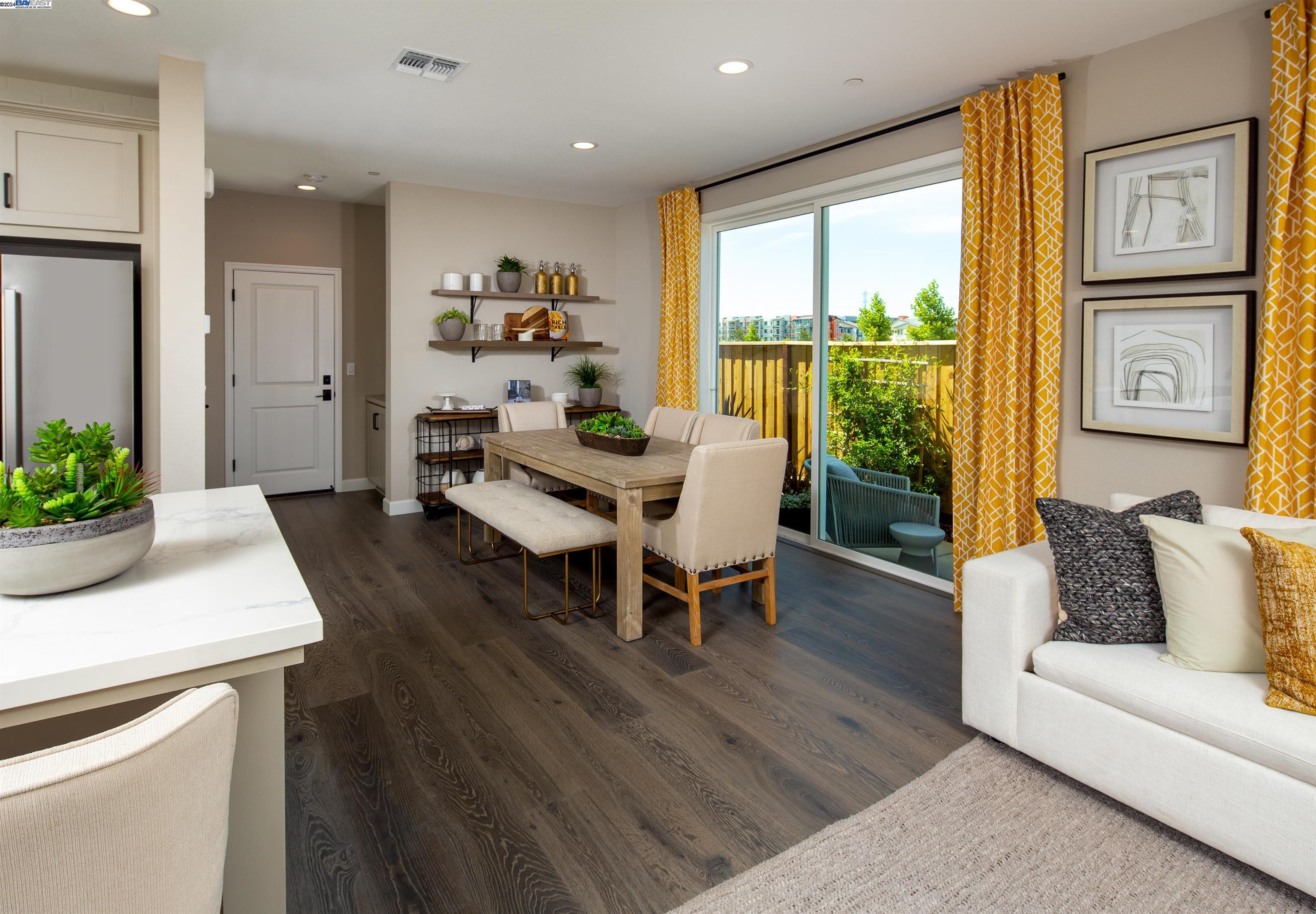 Detail Gallery Image 8 of 12 For 2536 Cyan Drive #15,  Fairfield,  CA 94533 - 3 Beds | 2/1 Baths