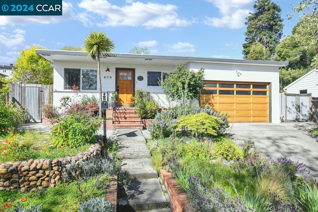 Detail Gallery Image 1 of 1 For 679 Rincon Rd, El Sobrante,  CA 94803 - 3 Beds | 2 Baths