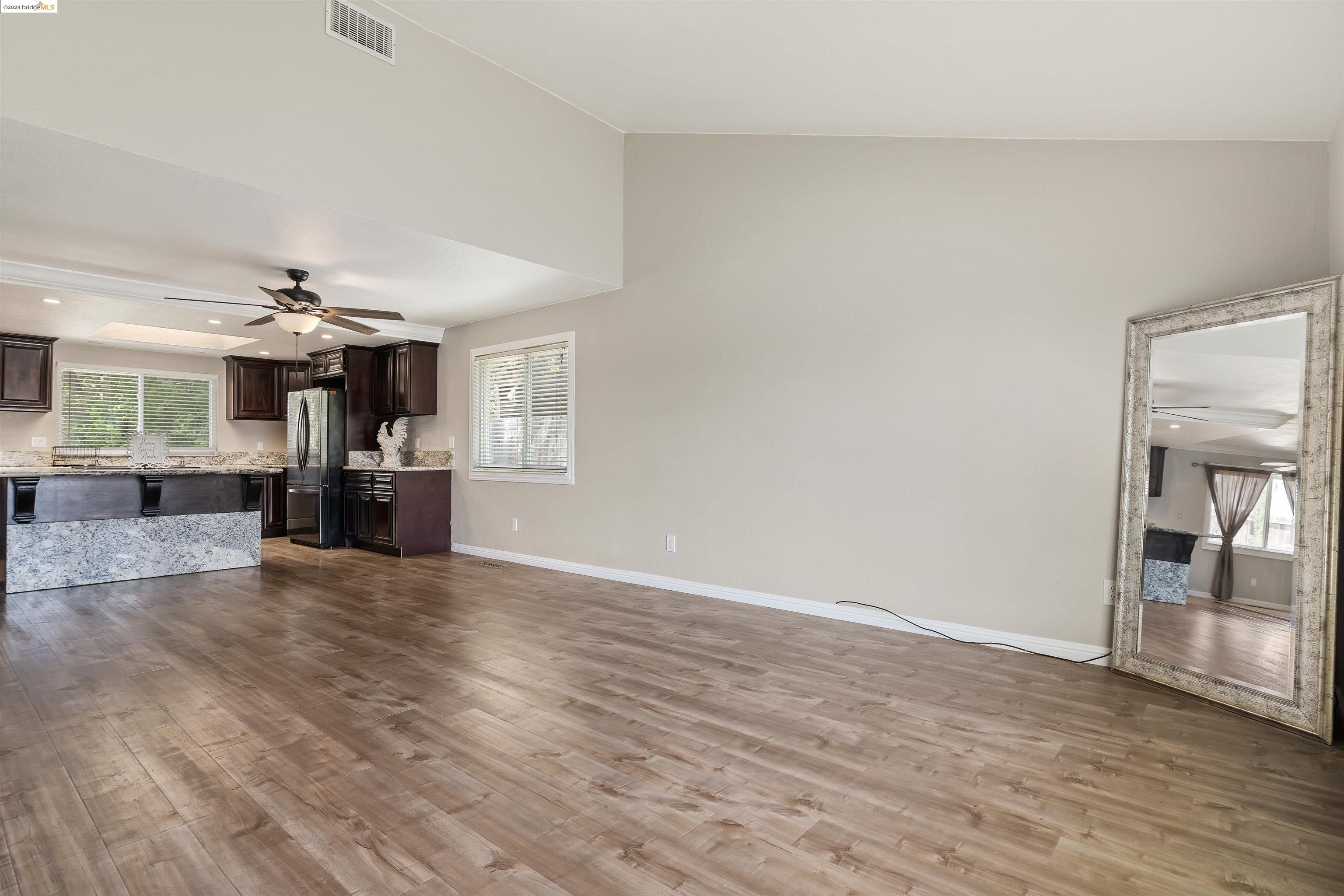 Detail Gallery Image 12 of 30 For 1305 Tarryton Ct, Antioch,  CA 94509 - 4 Beds | 2/1 Baths