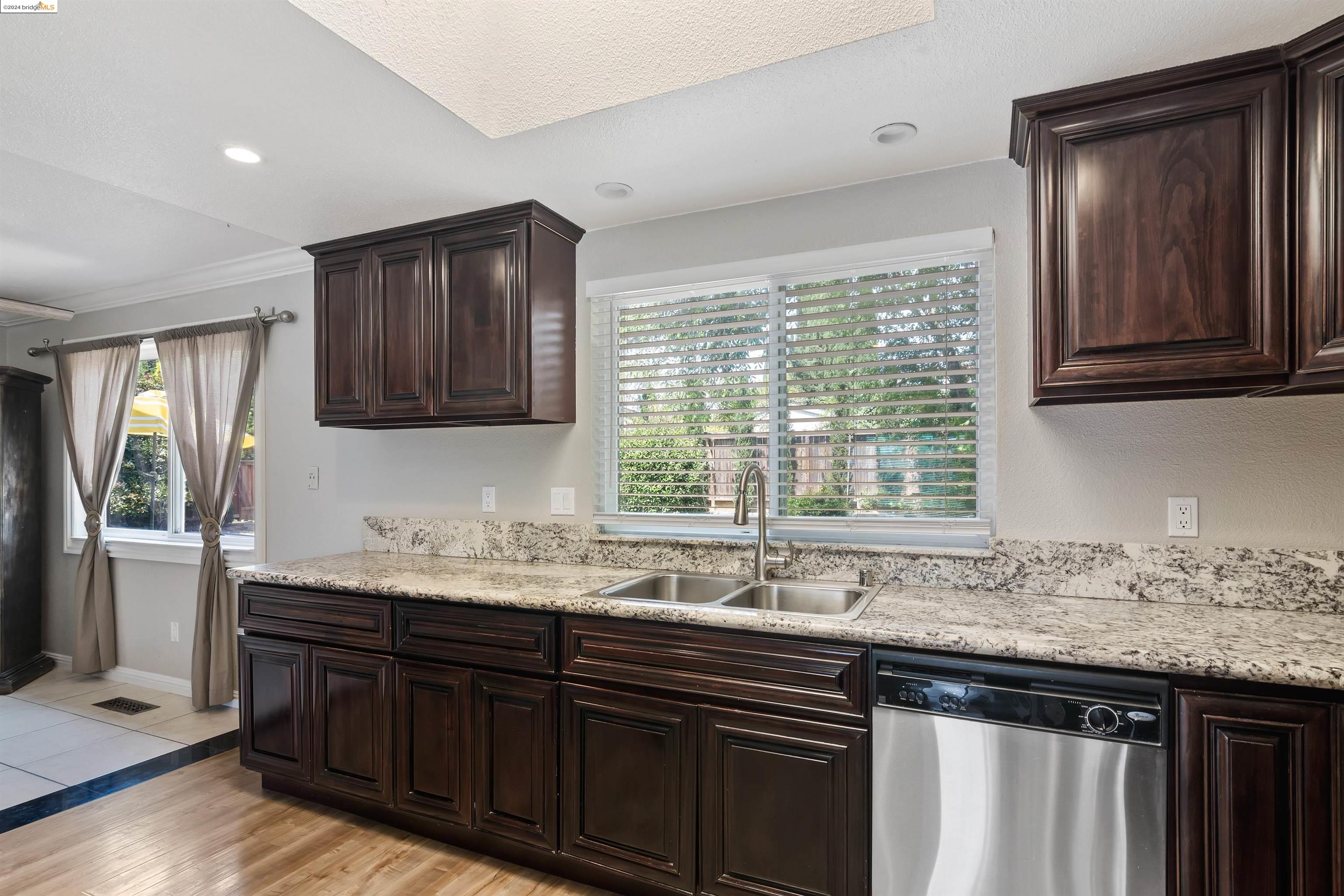 Detail Gallery Image 15 of 30 For 1305 Tarryton Ct, Antioch,  CA 94509 - 4 Beds | 2/1 Baths