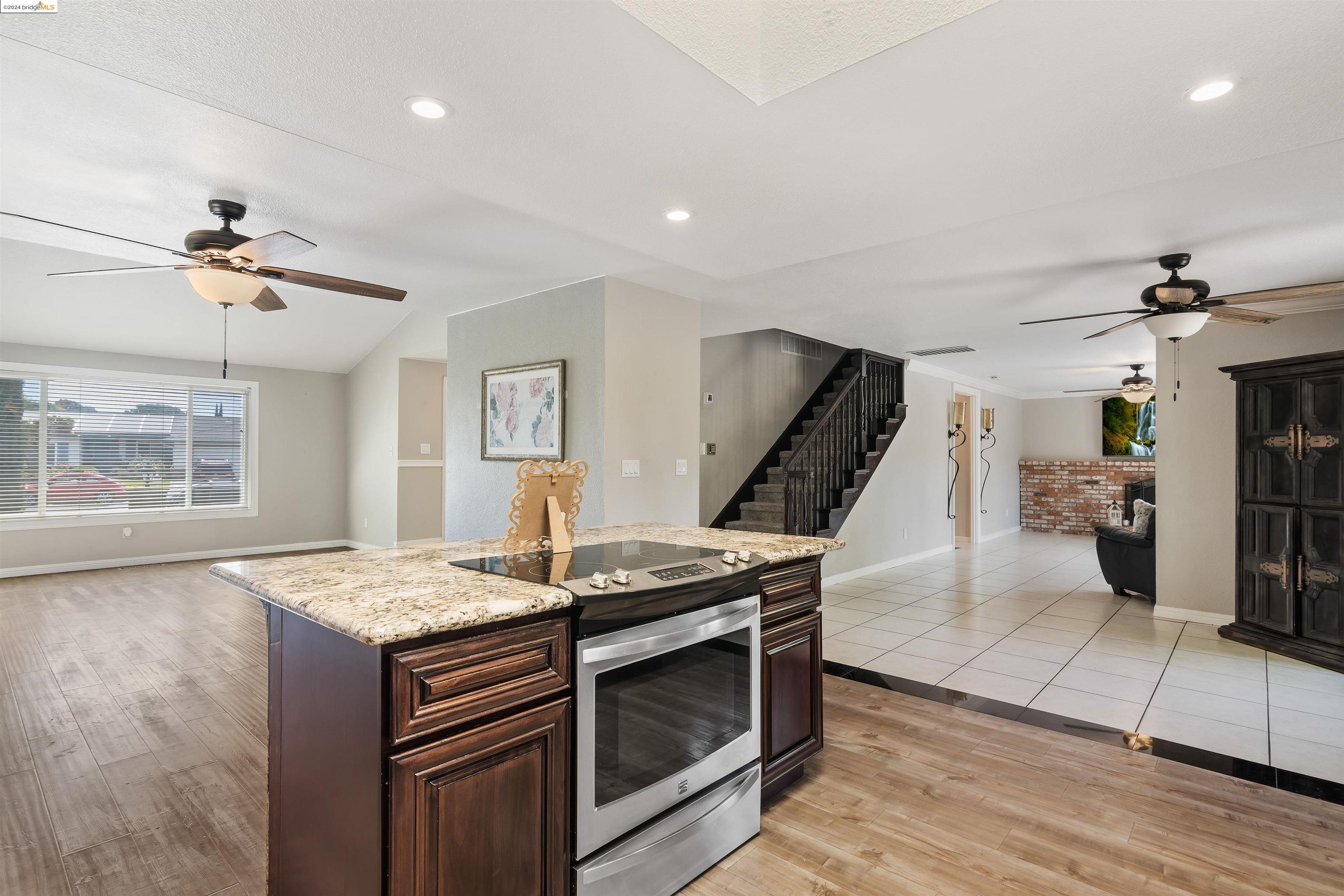 Detail Gallery Image 16 of 30 For 1305 Tarryton Ct, Antioch,  CA 94509 - 4 Beds | 2/1 Baths