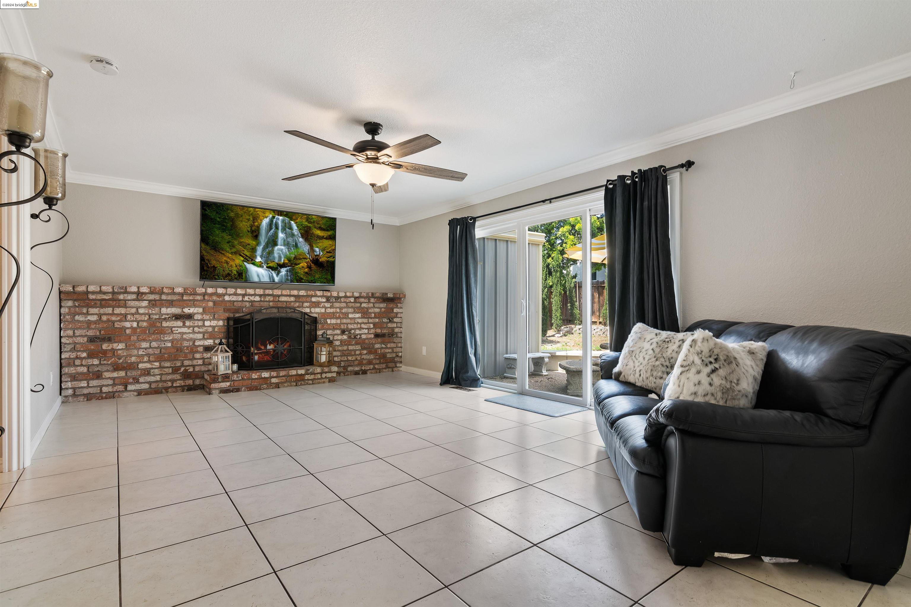 Detail Gallery Image 19 of 30 For 1305 Tarryton Ct, Antioch,  CA 94509 - 4 Beds | 2/1 Baths