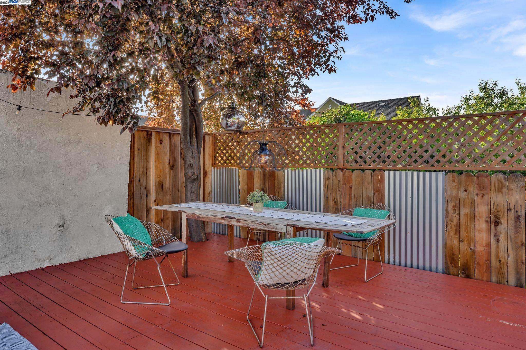 Detail Gallery Image 17 of 23 For 1621 78th Ave, Oakland,  CA 94621 - 3 Beds | 2 Baths