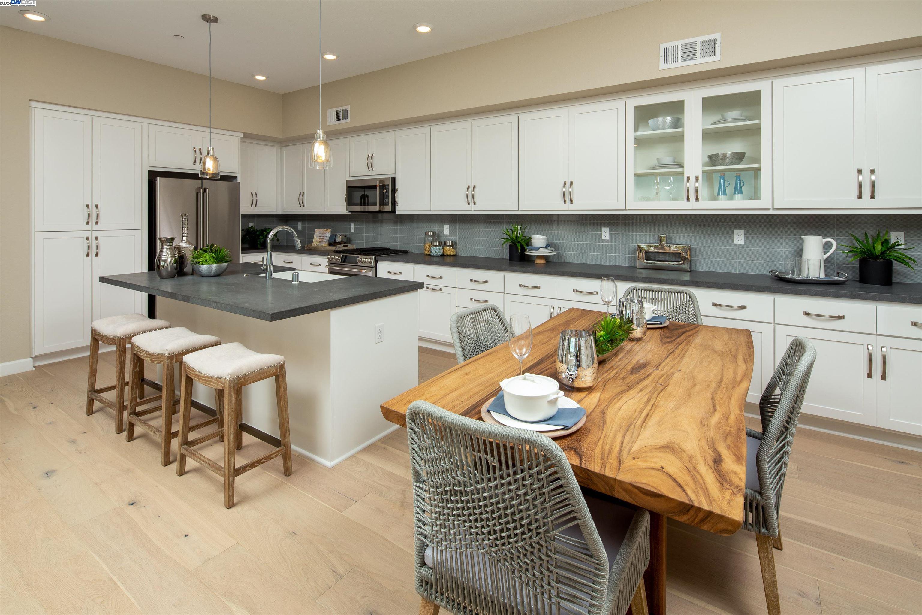 Detail Gallery Image 3 of 9 For 2448 Shore Vista #4781,  Fairfield,  CA 94533 - 2 Beds | 2 Baths