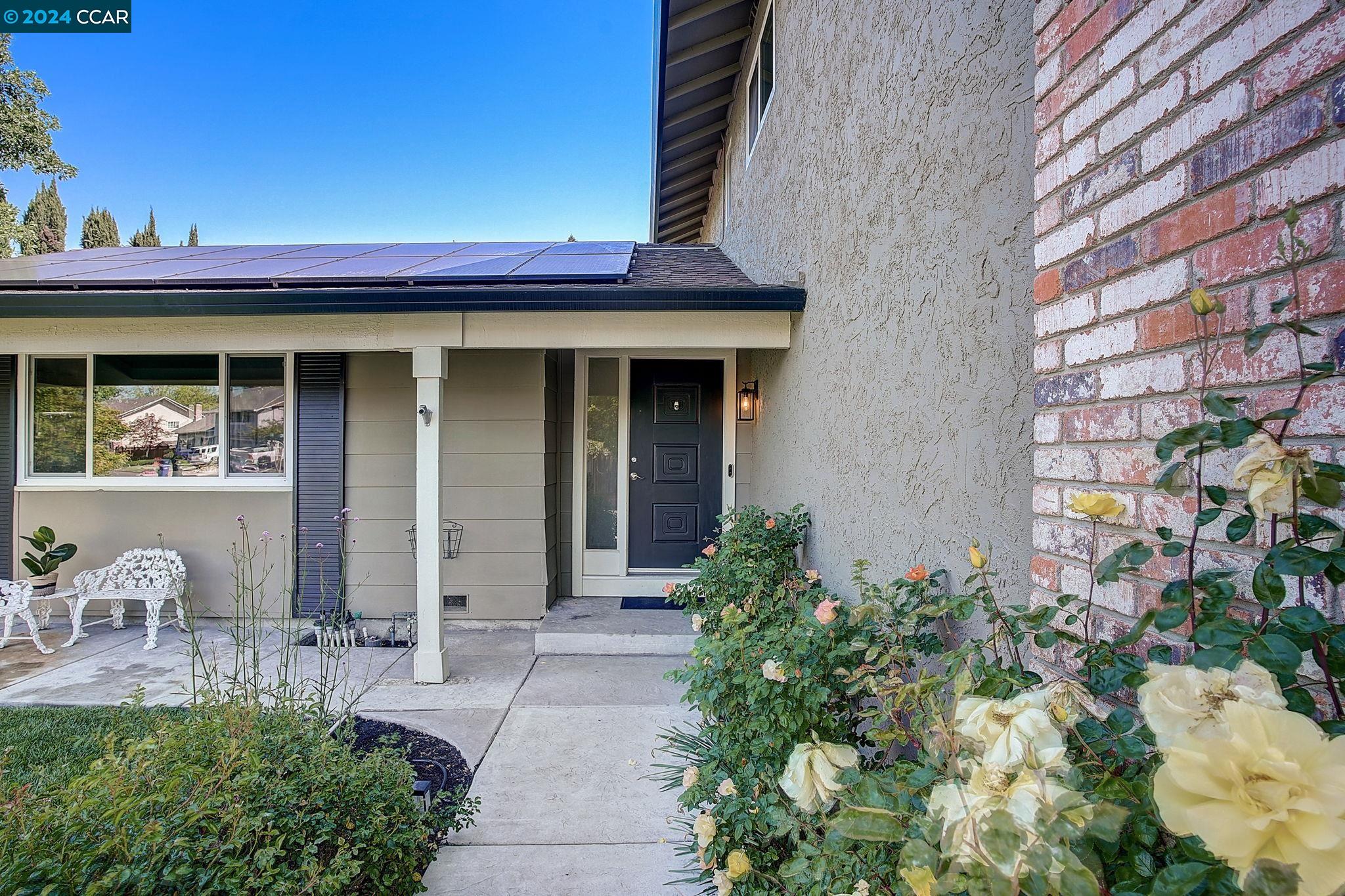 Detail Gallery Image 3 of 40 For 1939 Jameson Ct, Concord,  CA 94521 - 4 Beds | 2/1 Baths