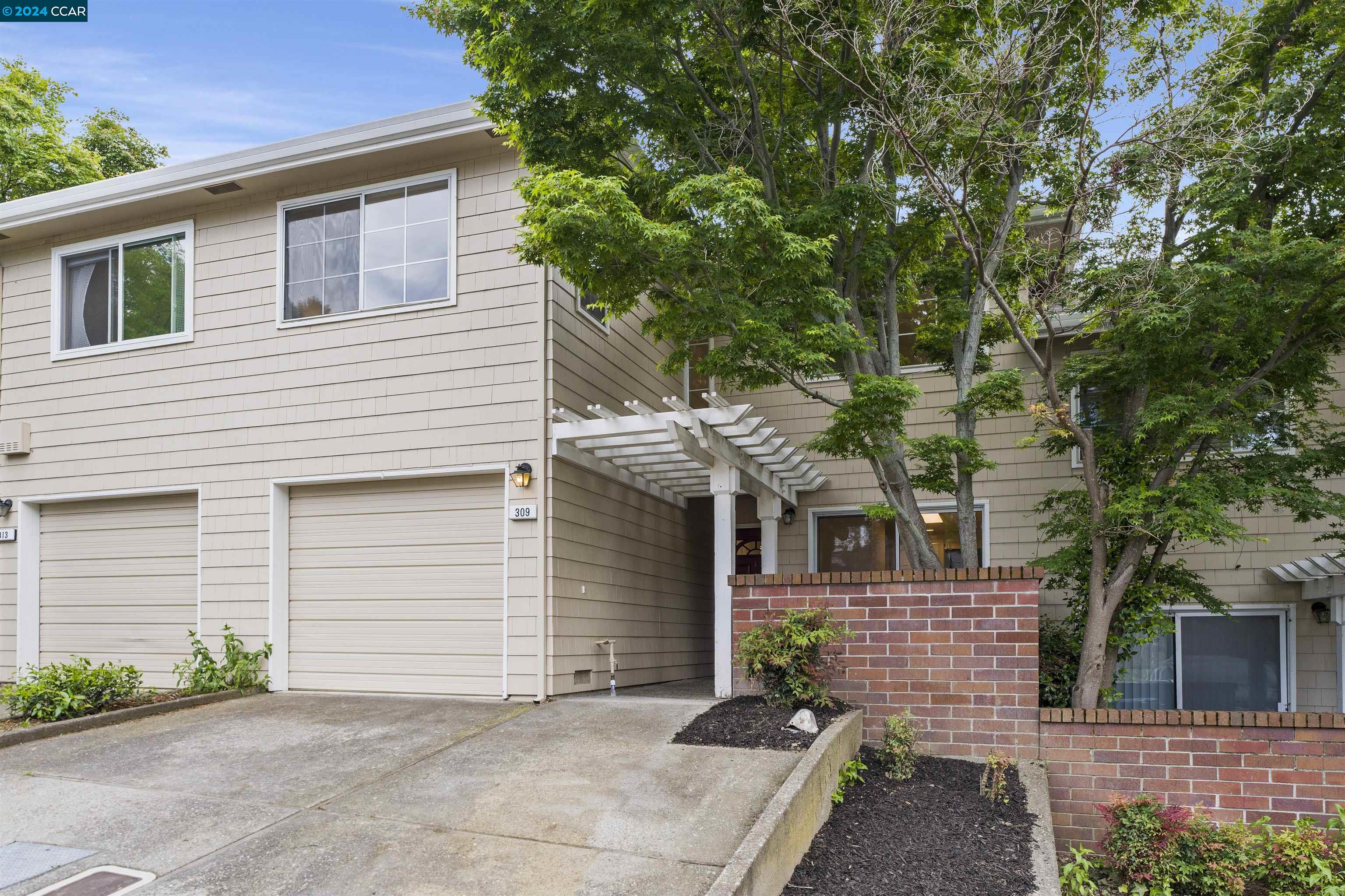 More Details about MLS # 41056836 : 309 WARMCASTLE CT
