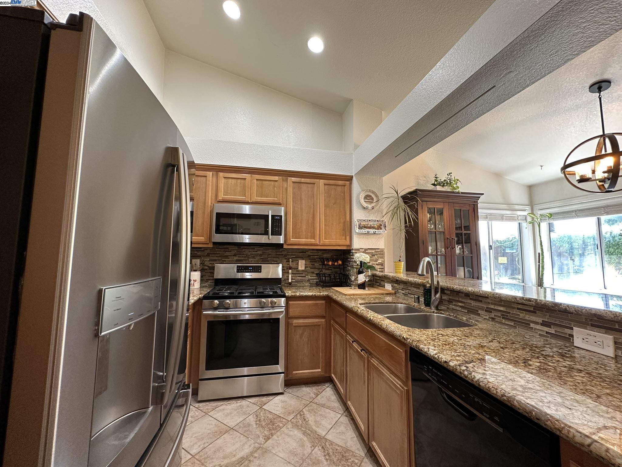 Detail Gallery Image 10 of 60 For 768 Cornsilk Ct, Brentwood,  CA 94513 - 4 Beds | 2 Baths