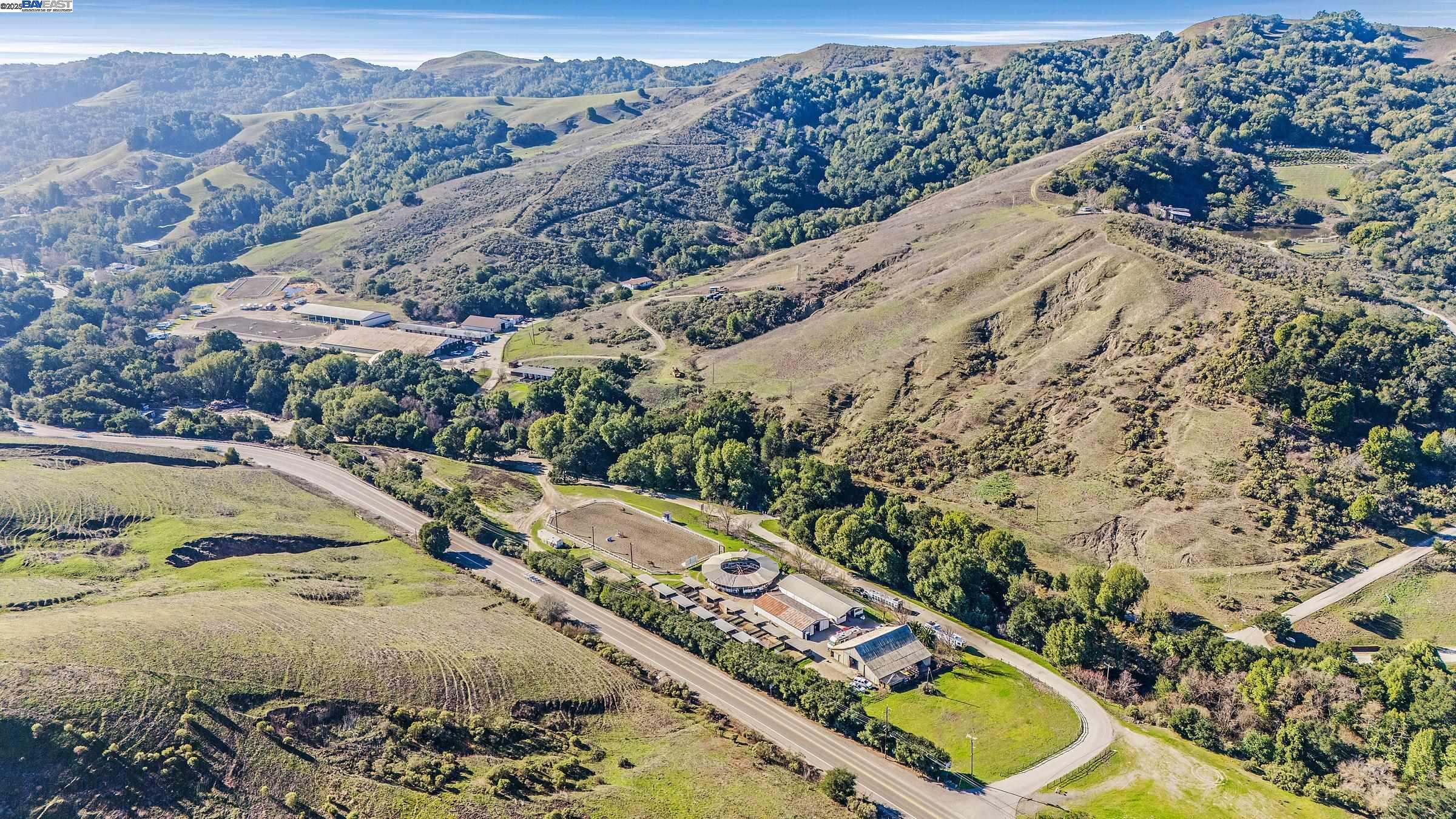 Detail Gallery Image 1 of 26 For 10250 Crow Canyon Rd, Castro Valley,  CA 94552 - 3 Beds | 2/1 Baths