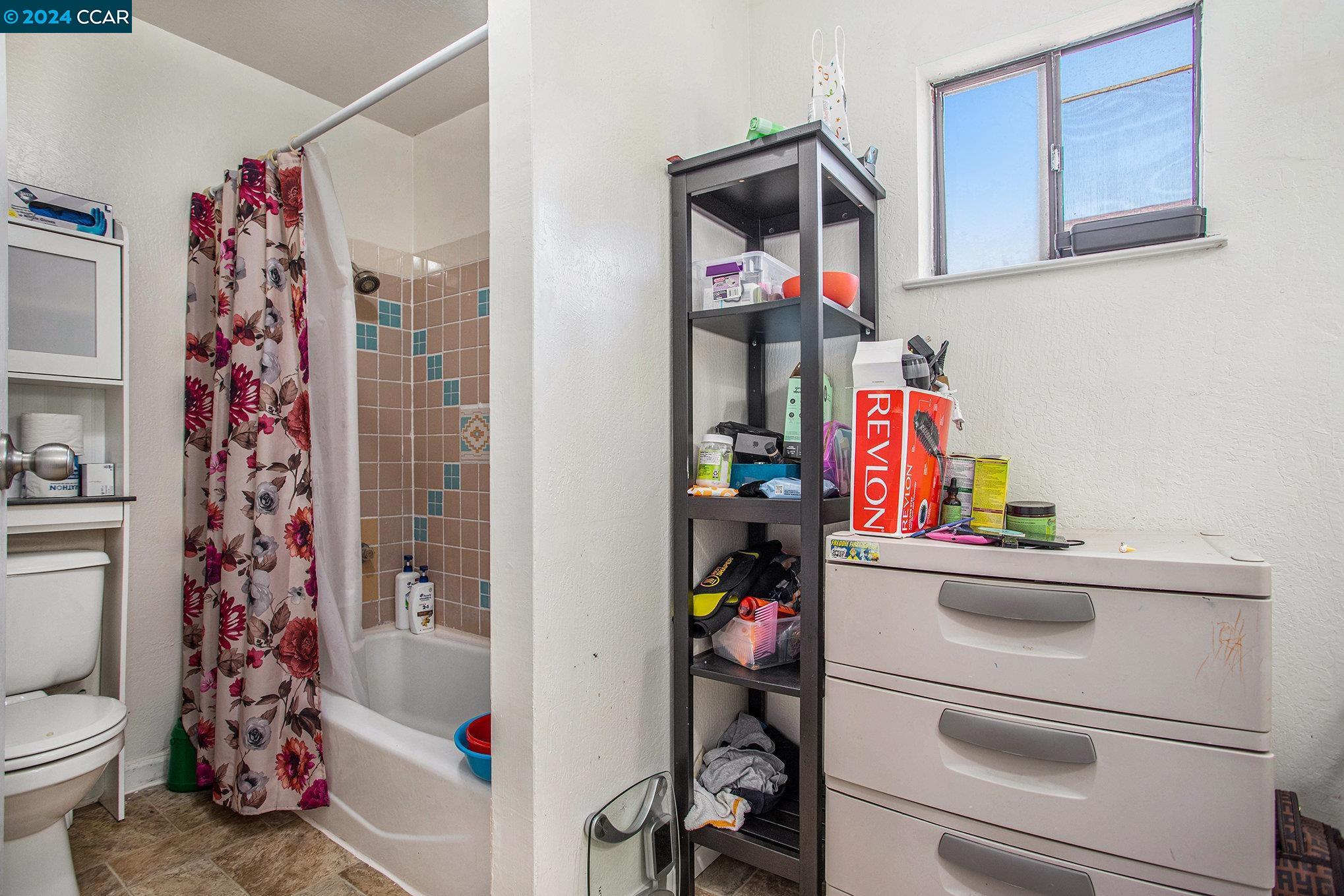 Detail Gallery Image 13 of 20 For 1630 Emeric Ave, San Pablo,  CA 94806 - 3 Beds | 2 Baths