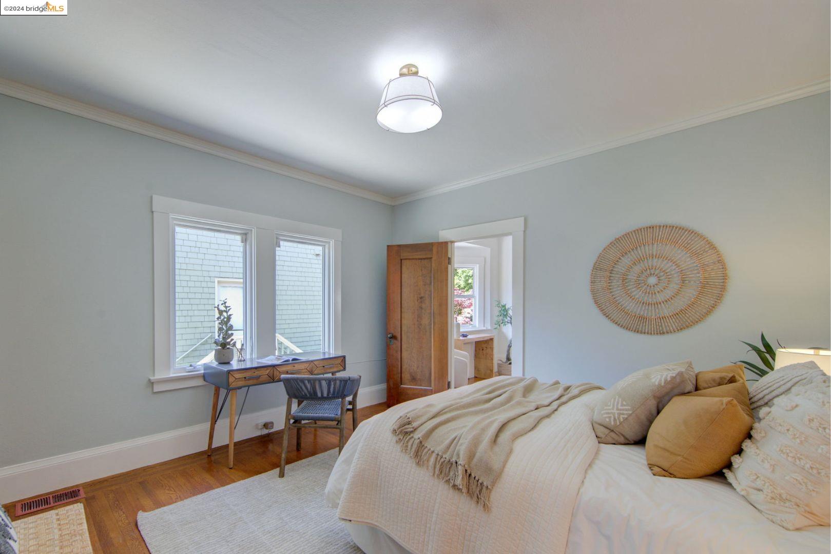 Detail Gallery Image 21 of 49 For 5460 Locksley Ave, Oakland,  CA 94618 - 2 Beds | 1/1 Baths