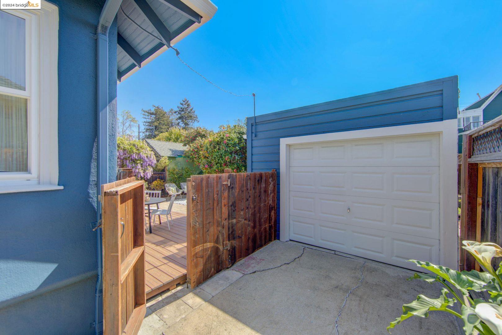 Detail Gallery Image 32 of 49 For 5460 Locksley Ave, Oakland,  CA 94618 - 2 Beds | 1/1 Baths