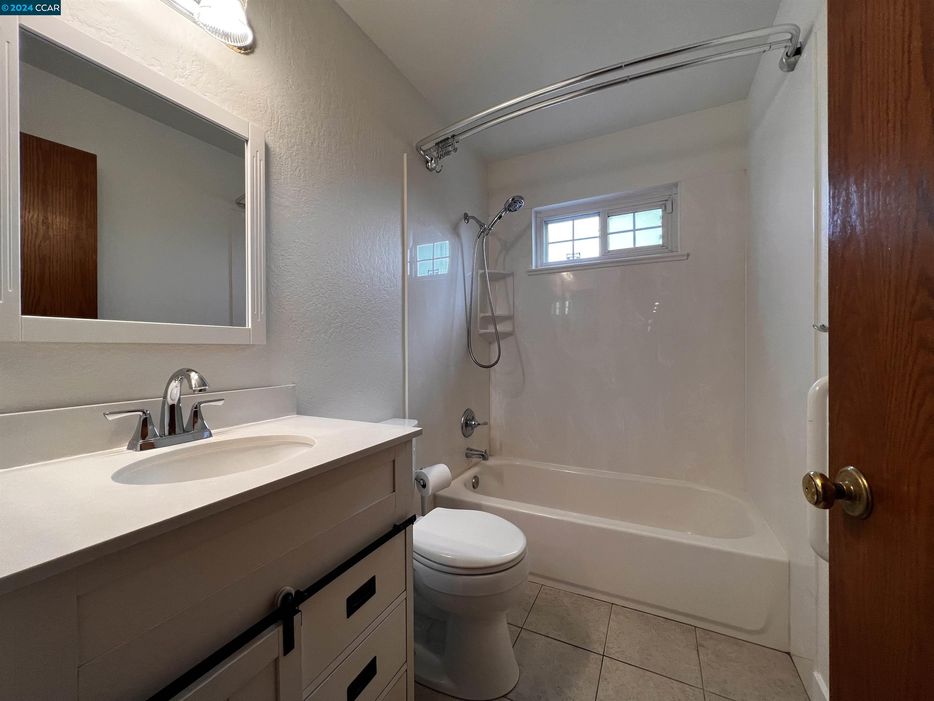 Detail Gallery Image 16 of 29 For 2209 Lopez Drive, Antioch,  CA 94509 - 3 Beds | 2 Baths