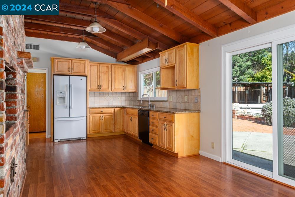 Detail Gallery Image 7 of 21 For 1058 Buchan Dr., Lafayette,  CA 94549 - 4 Beds | 2 Baths